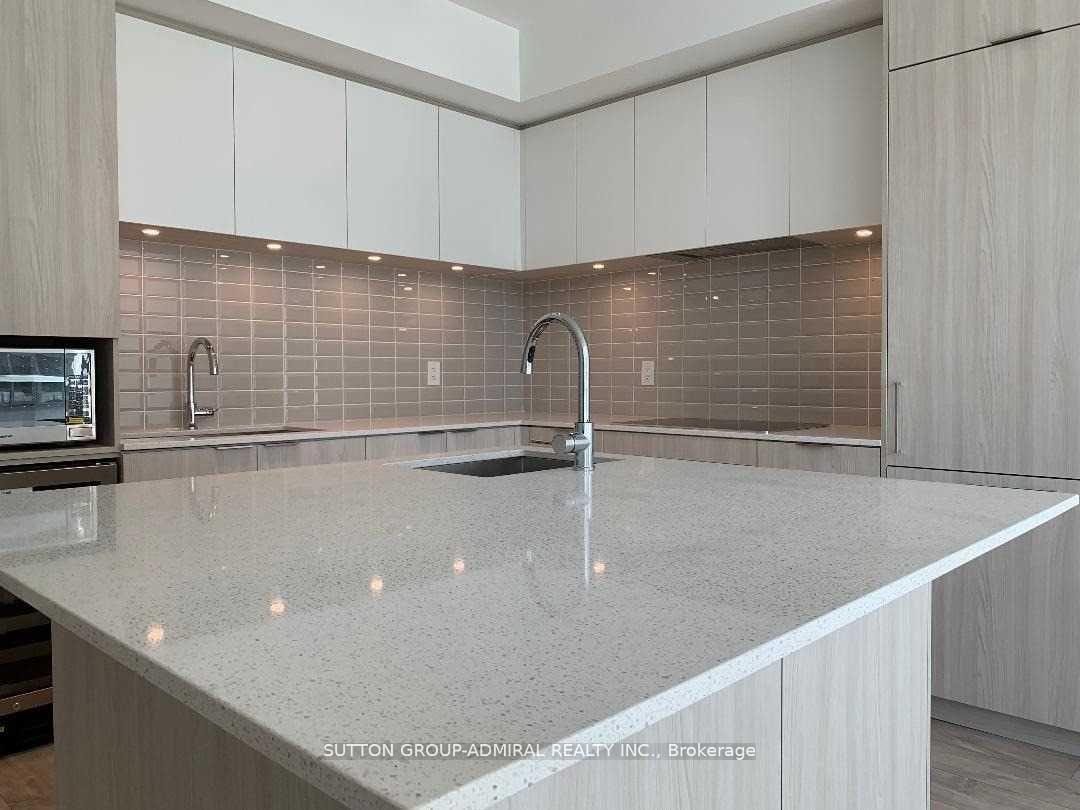 3 Bedrooms Condo at 70 Annie Craig, Toronto For sale
