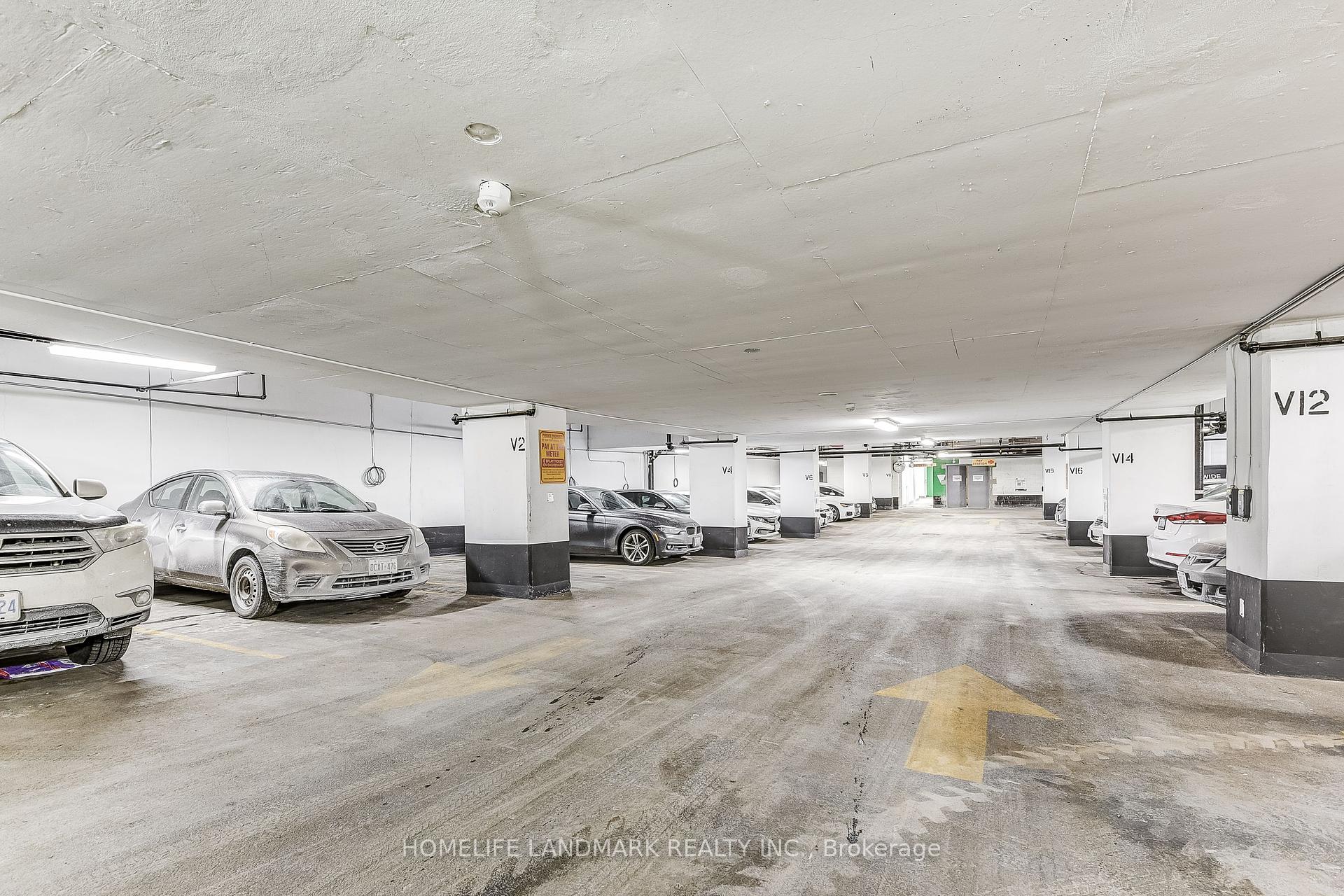 3 Bedrooms Condo at 28 Widmer 3429,  Toronto For sale