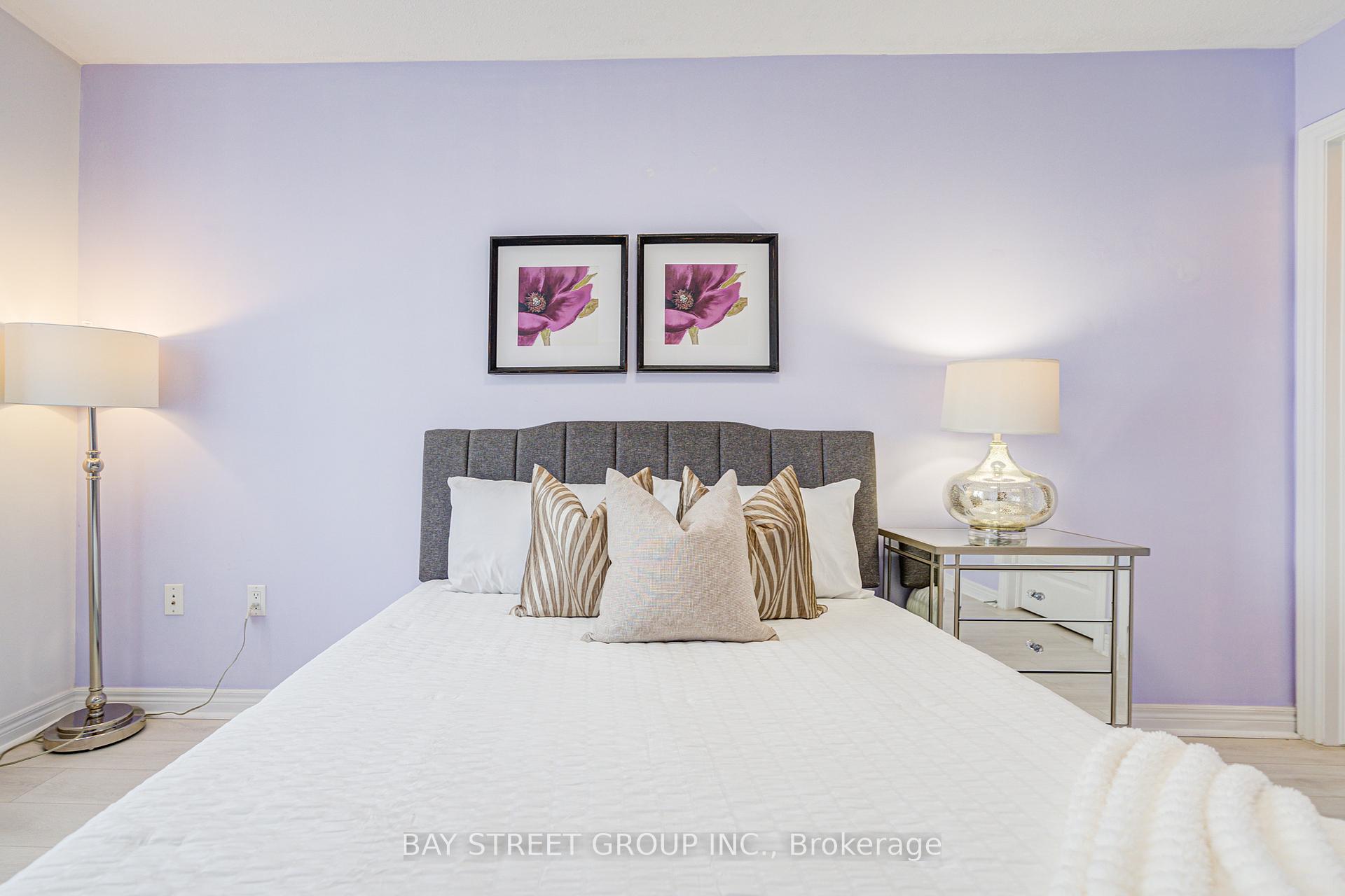 2 Bedrooms Condo at 1085 Harrogate, Hamilton For sale