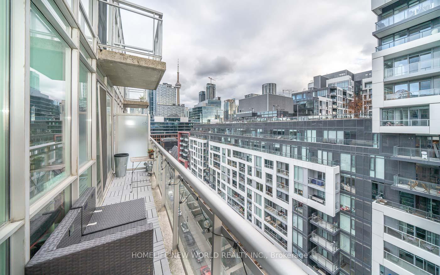 3 Bedrooms Condo at 38 Niagara,  Toronto For sale