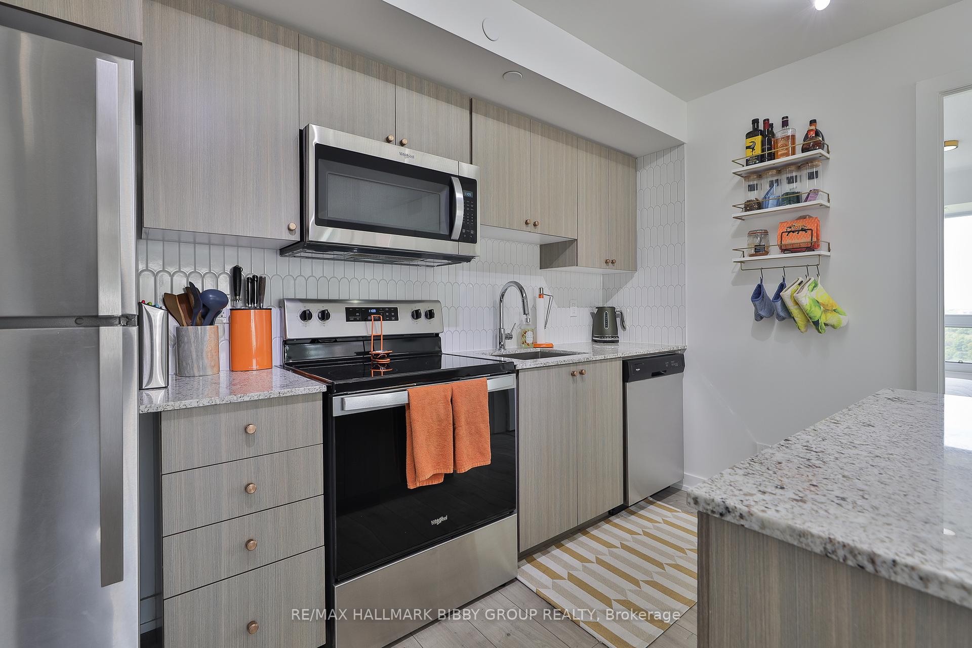 3 Bedrooms Condo at 10 Wilby, Toronto For sale