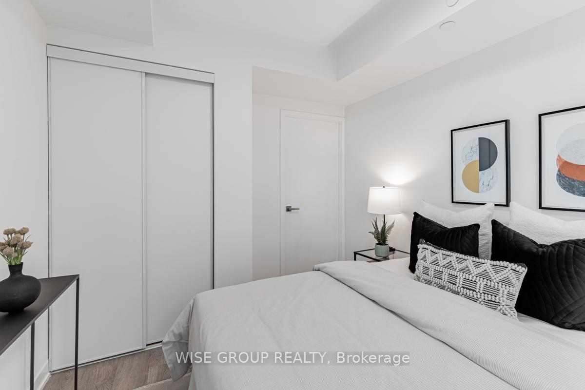 2 Bedrooms Condo at 500 Wilson,  Toronto For sale