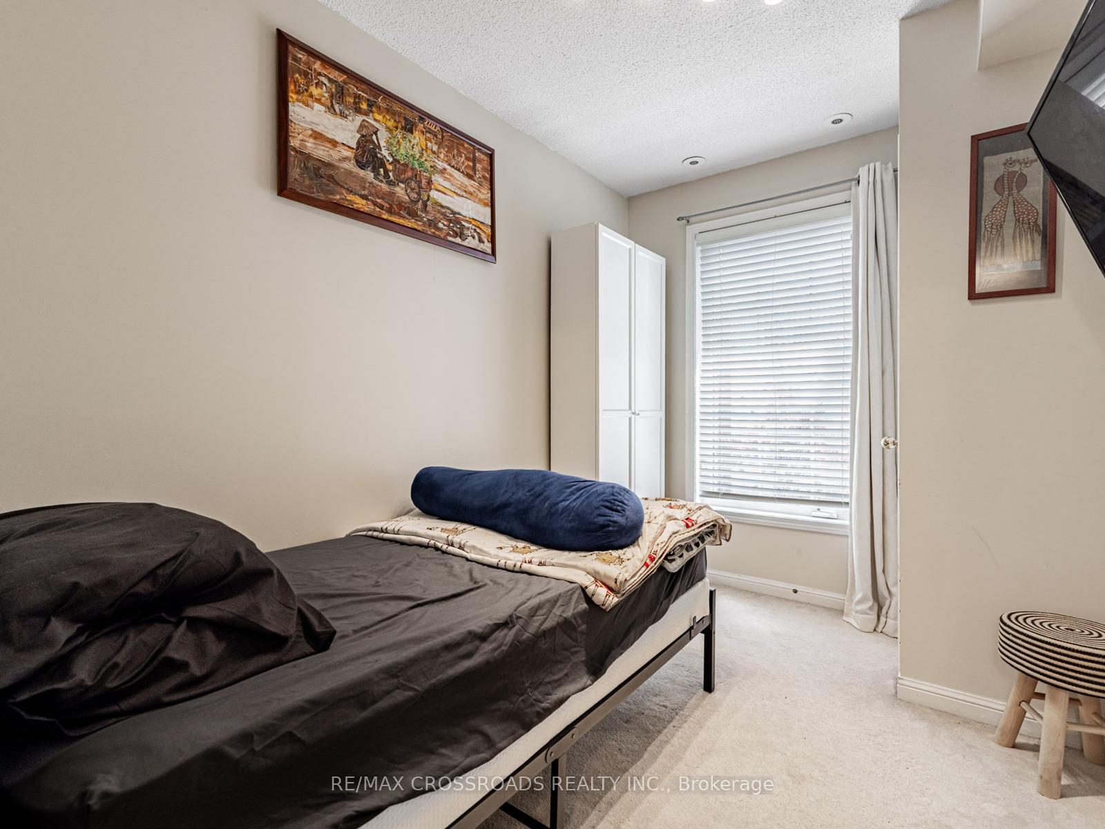 2 Bedrooms Condo at 5 Everson, Toronto For sale