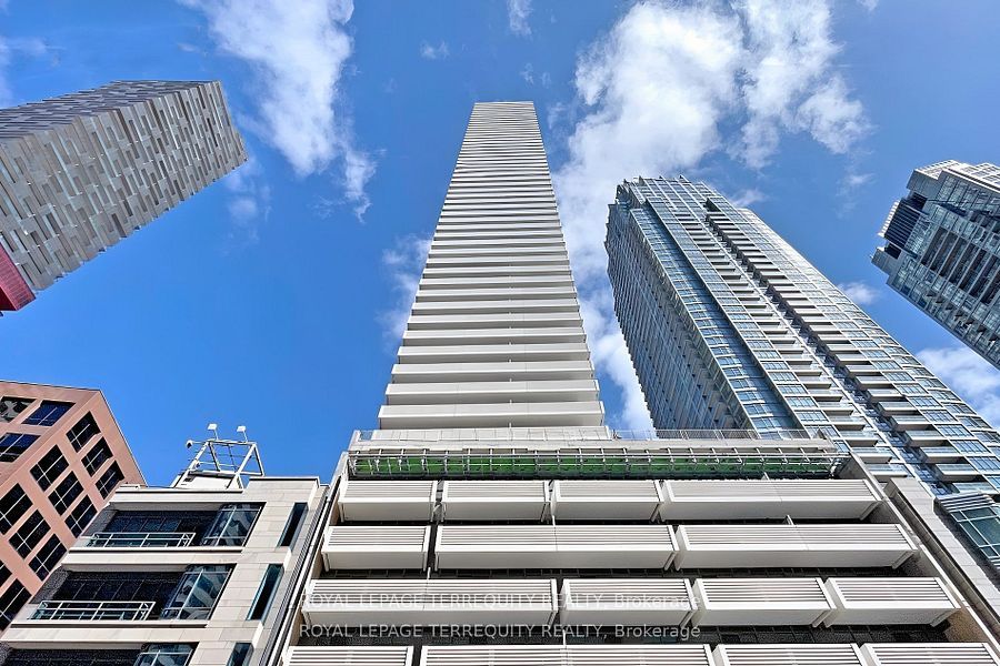 2221 Yonge Street #4203, Toronto C10 Mount Pleasant West