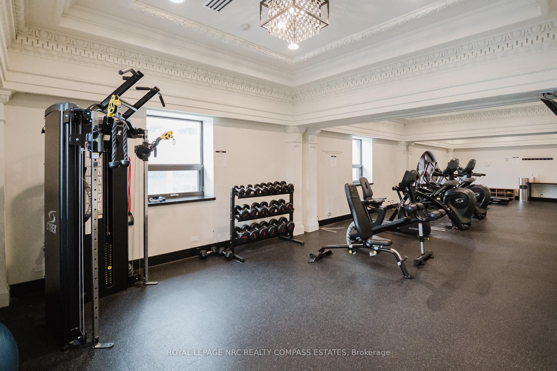 2 Bedrooms Condo at 118 King,  Hamilton For sale