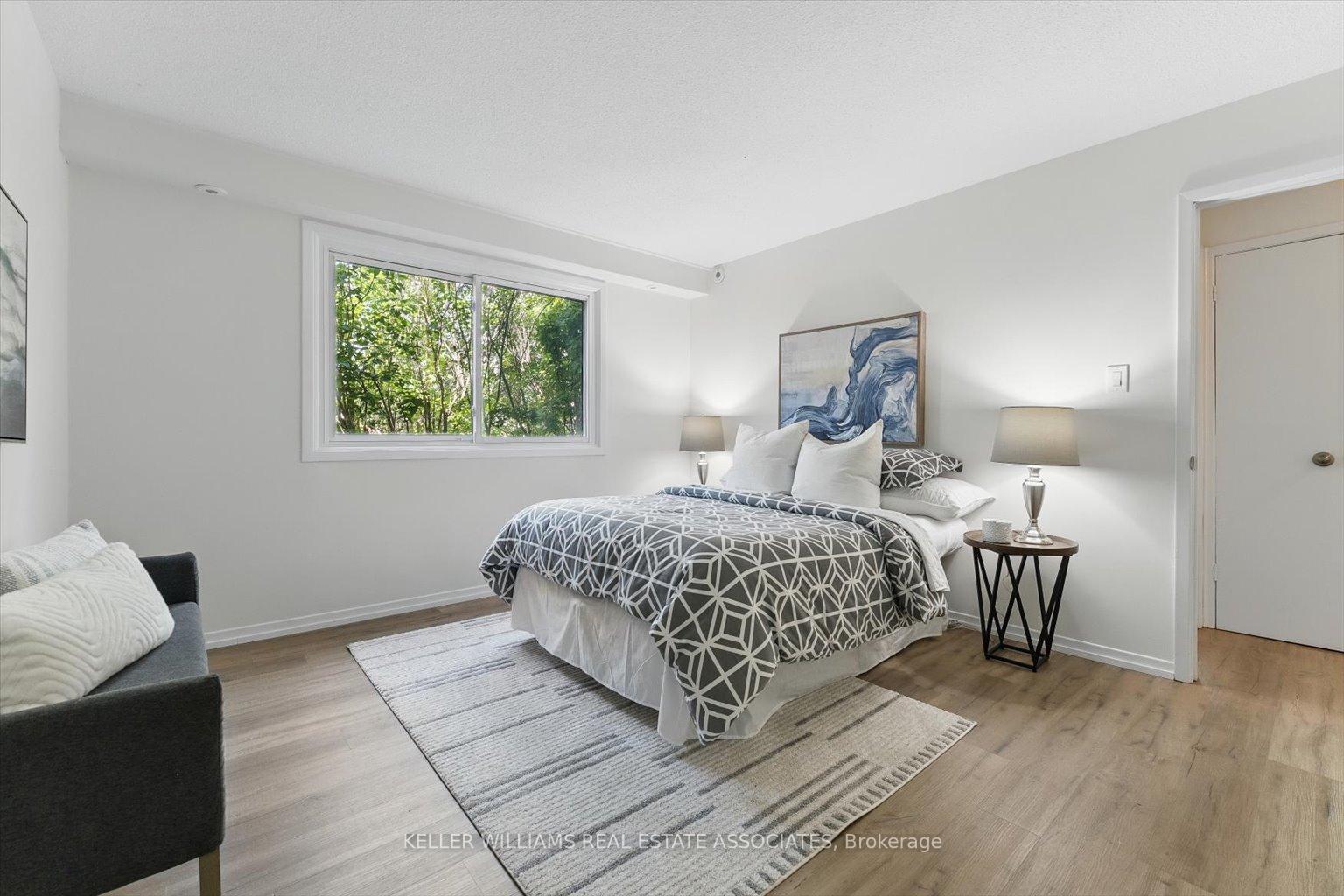 3 Bedrooms Condo at 2701 Aquitaine, Mississauga For sale