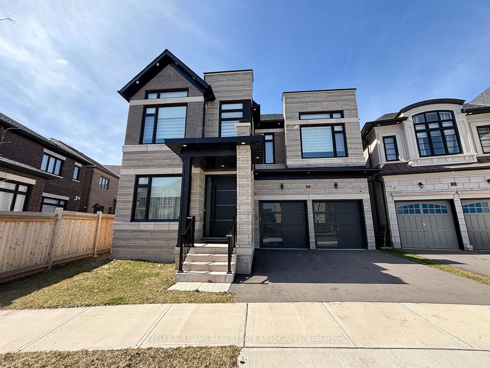 2282 Hyacinth Crescent