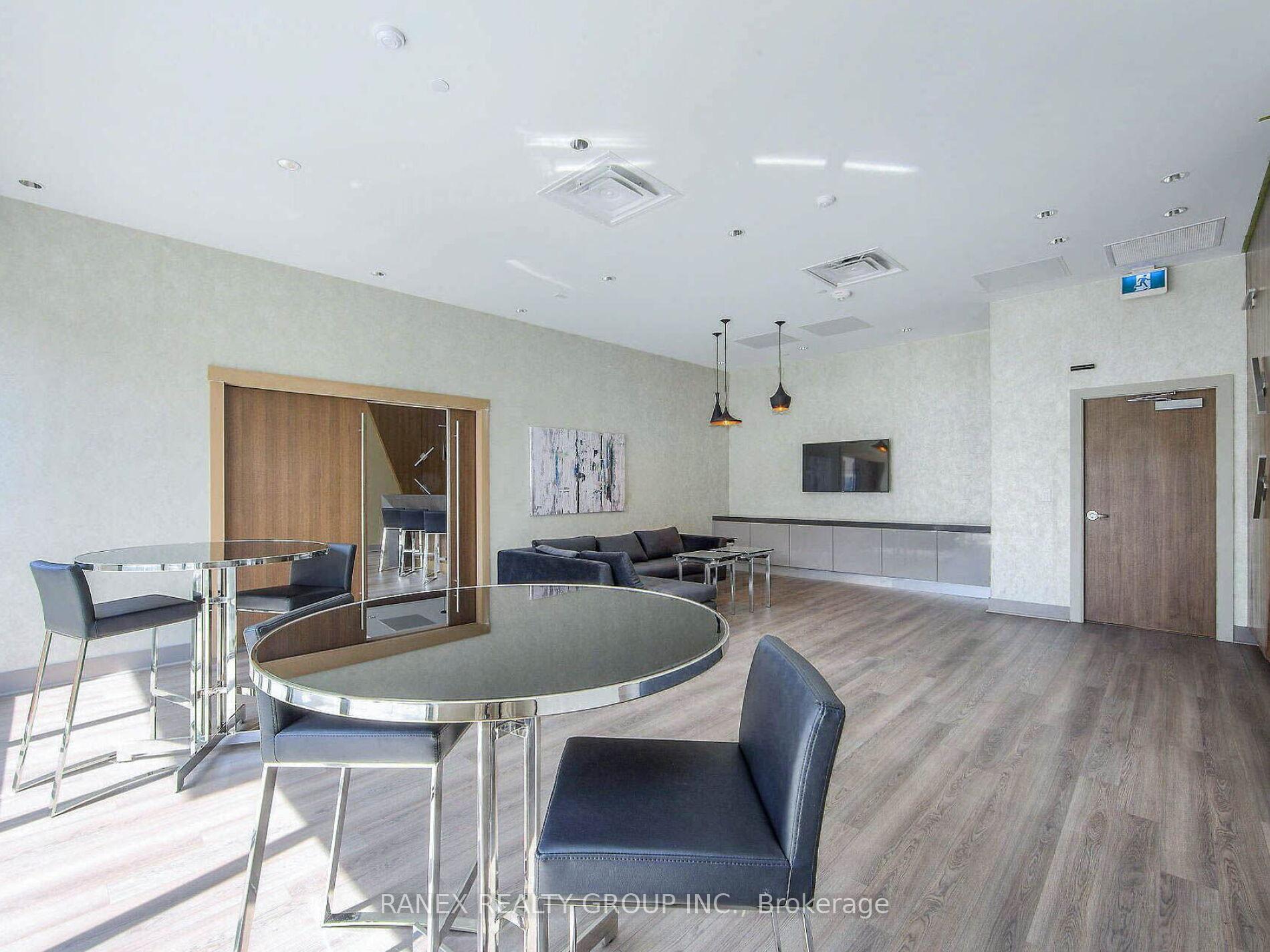 2 Bedrooms Condo at 5025 Four Springs, Mississauga For sale