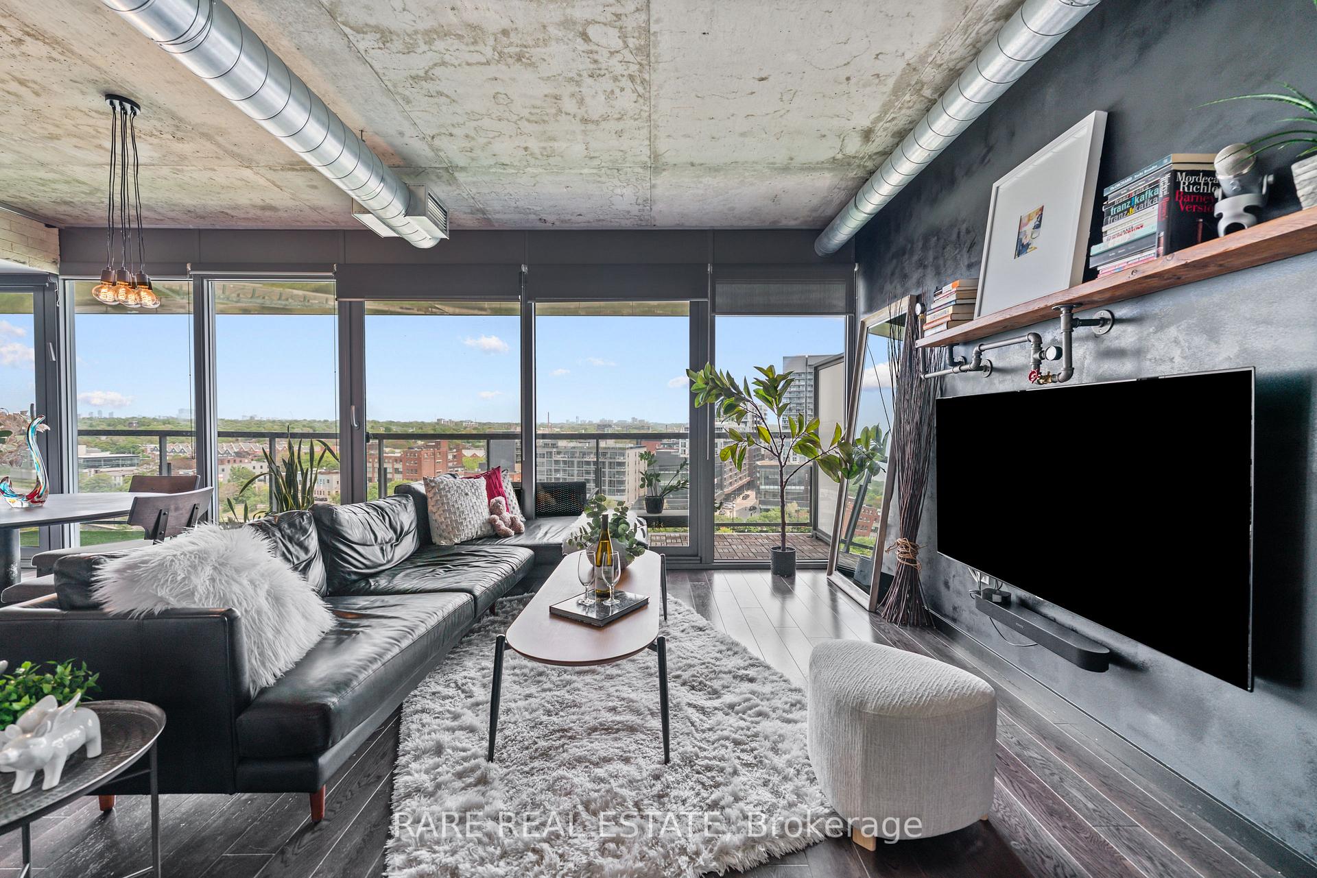 2 Bedrooms Condo at 32 Trolley, Toronto For sale