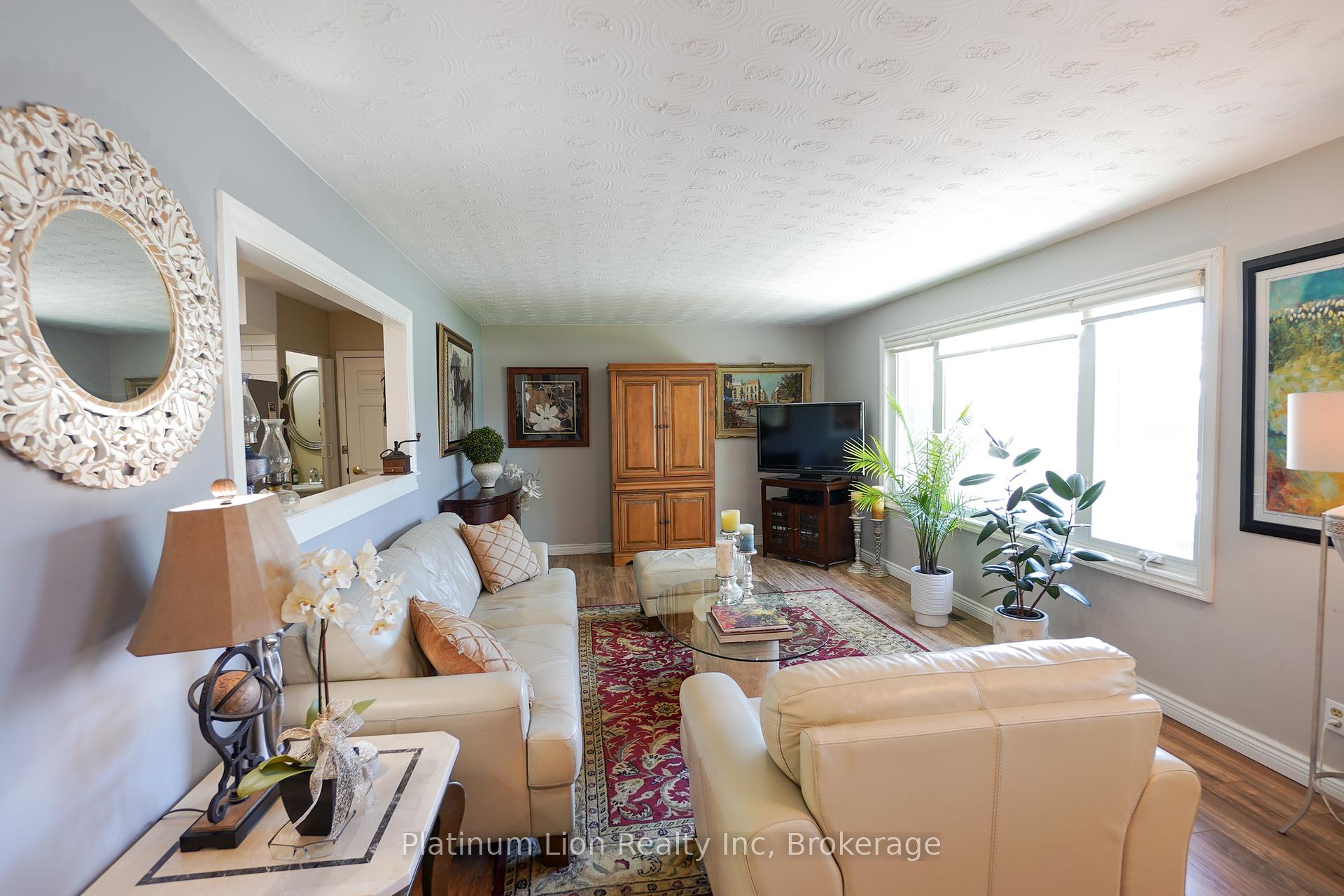 961 Hale Street ; MLS ID: X12181897