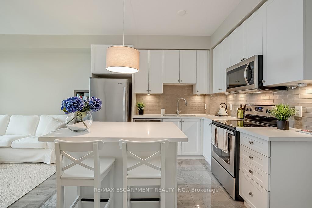 1 Bedroom Condo at 2486 Old Bronte, Oakville For sale