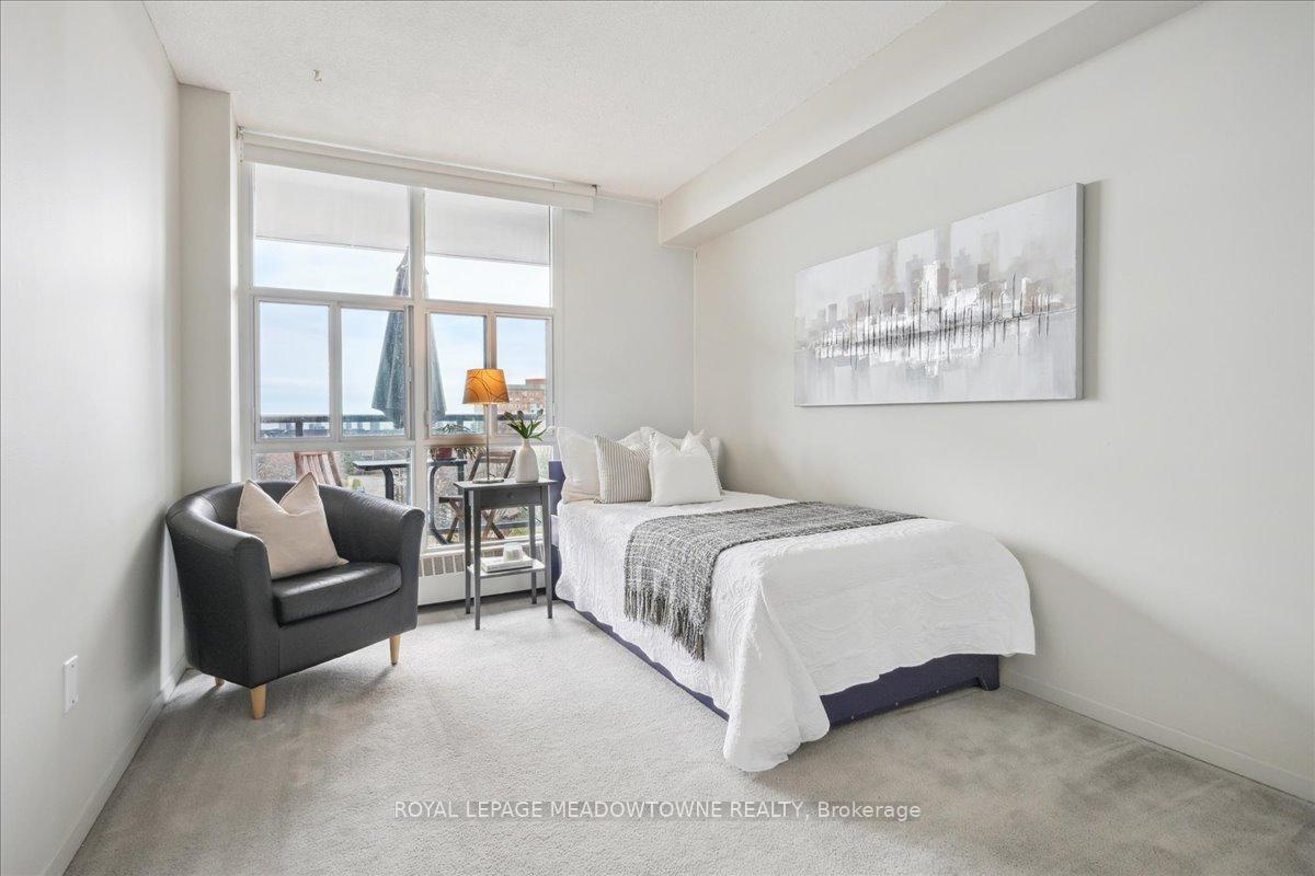 2 Bedrooms Condo at 2665 Windwood, Mississauga For sale