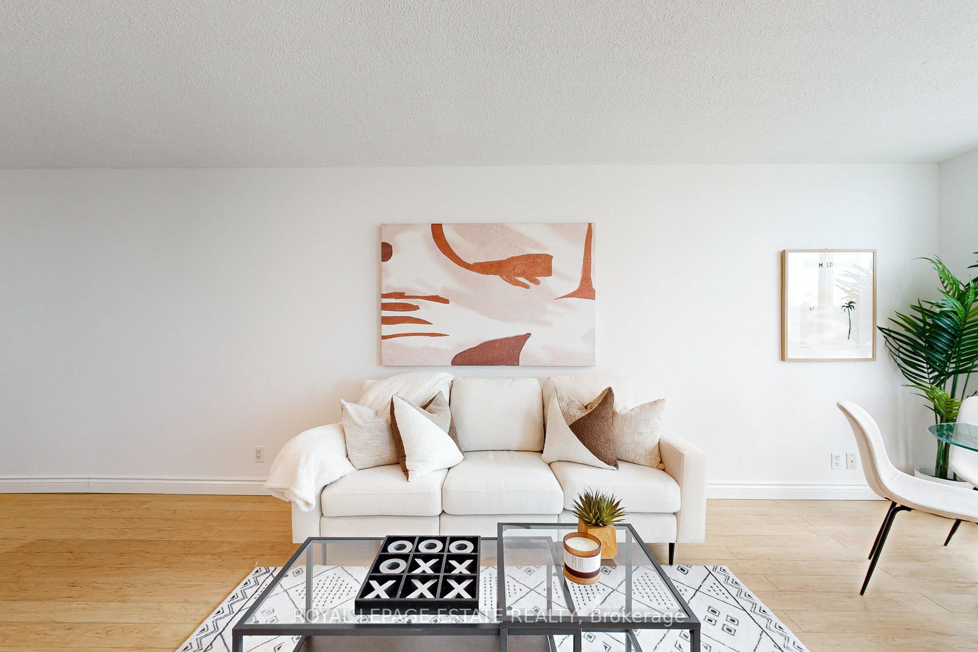 2 Bedrooms Condo at 185 Legion,  Toronto For sale