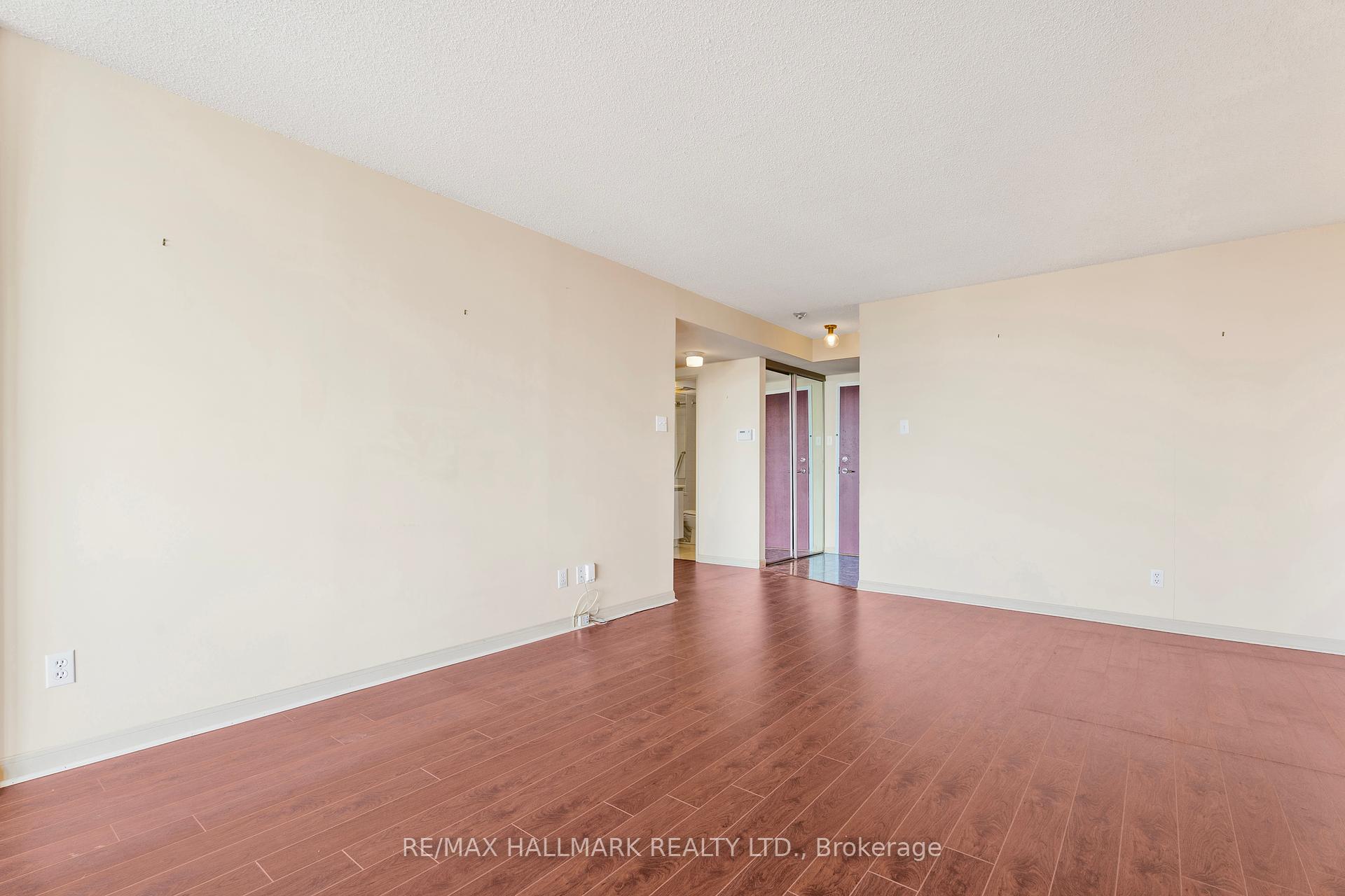 3 Bedrooms Condo at 1121 Steeles, Toronto For sale
