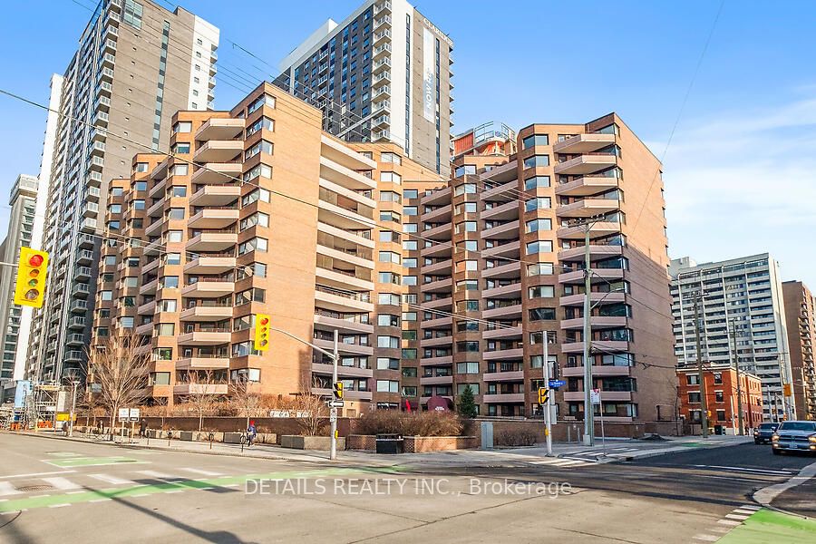 #204 - 151 Bay Street, OttawaCentre, ON K1R 7T2