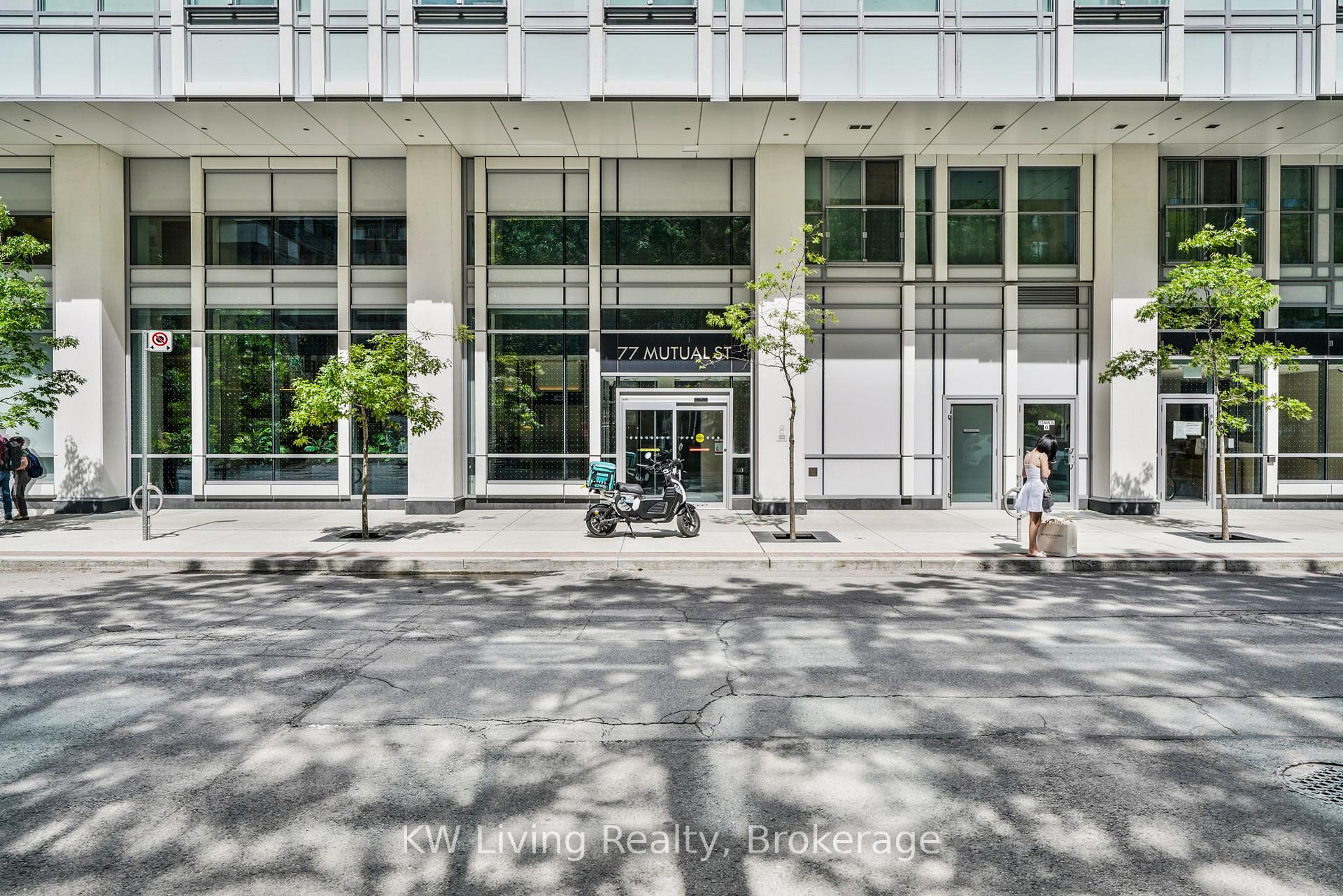 2 Bedrooms Condo at 77 Mutual,  Toronto For sale
