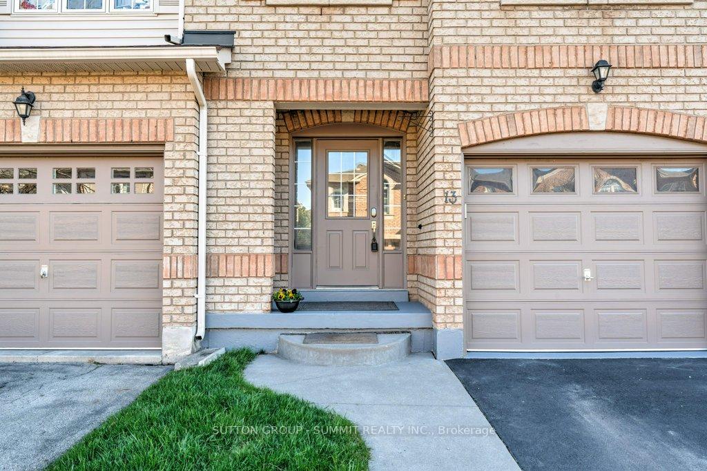 3 Bedrooms Condo at 1489 Heritage,  Oakville For sale