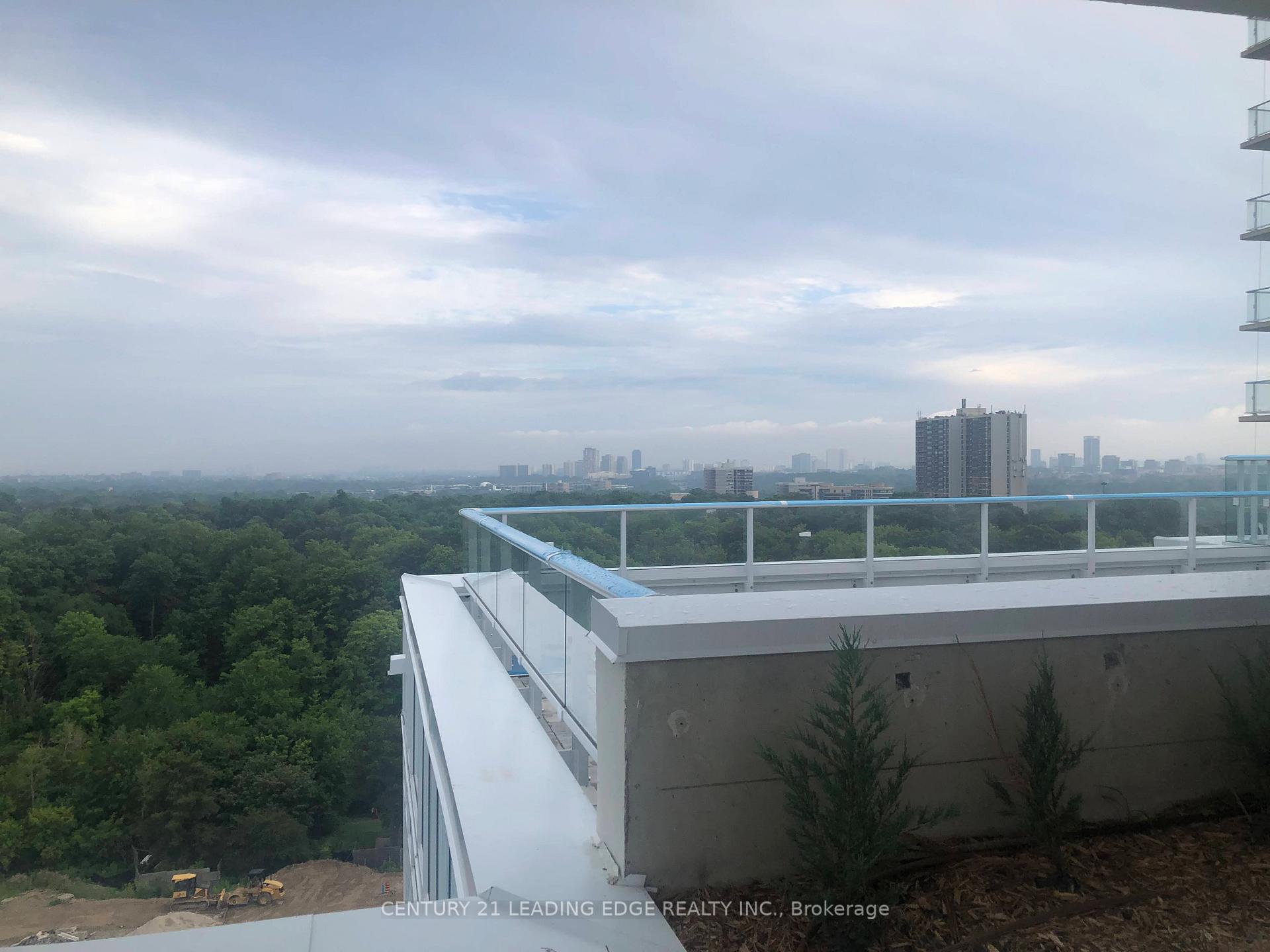 2 Bedrooms Condo at 10 Deerlick,  Toronto For sale