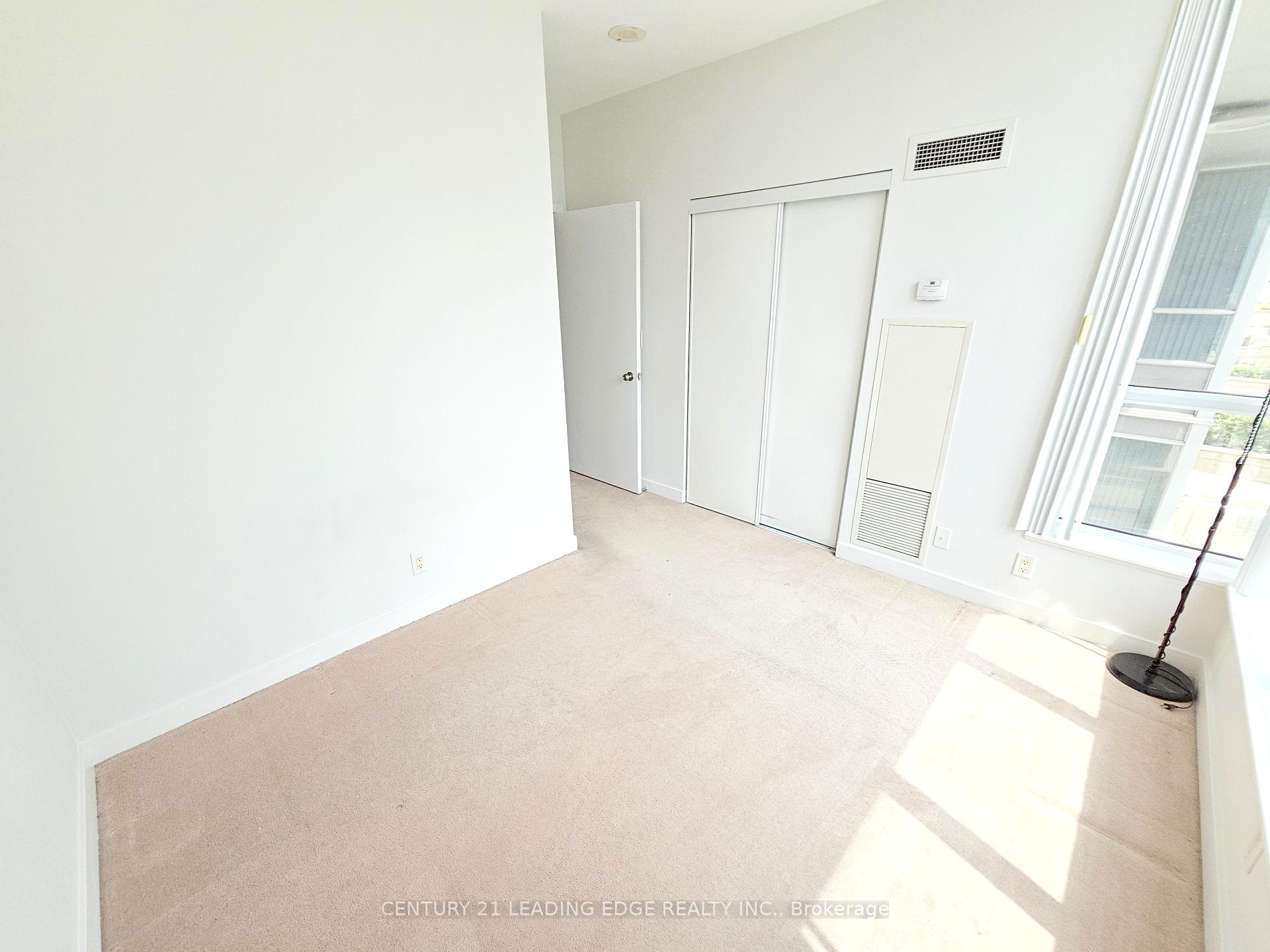 3 Bedrooms Condo at 38 Lee Centre, Toronto For sale