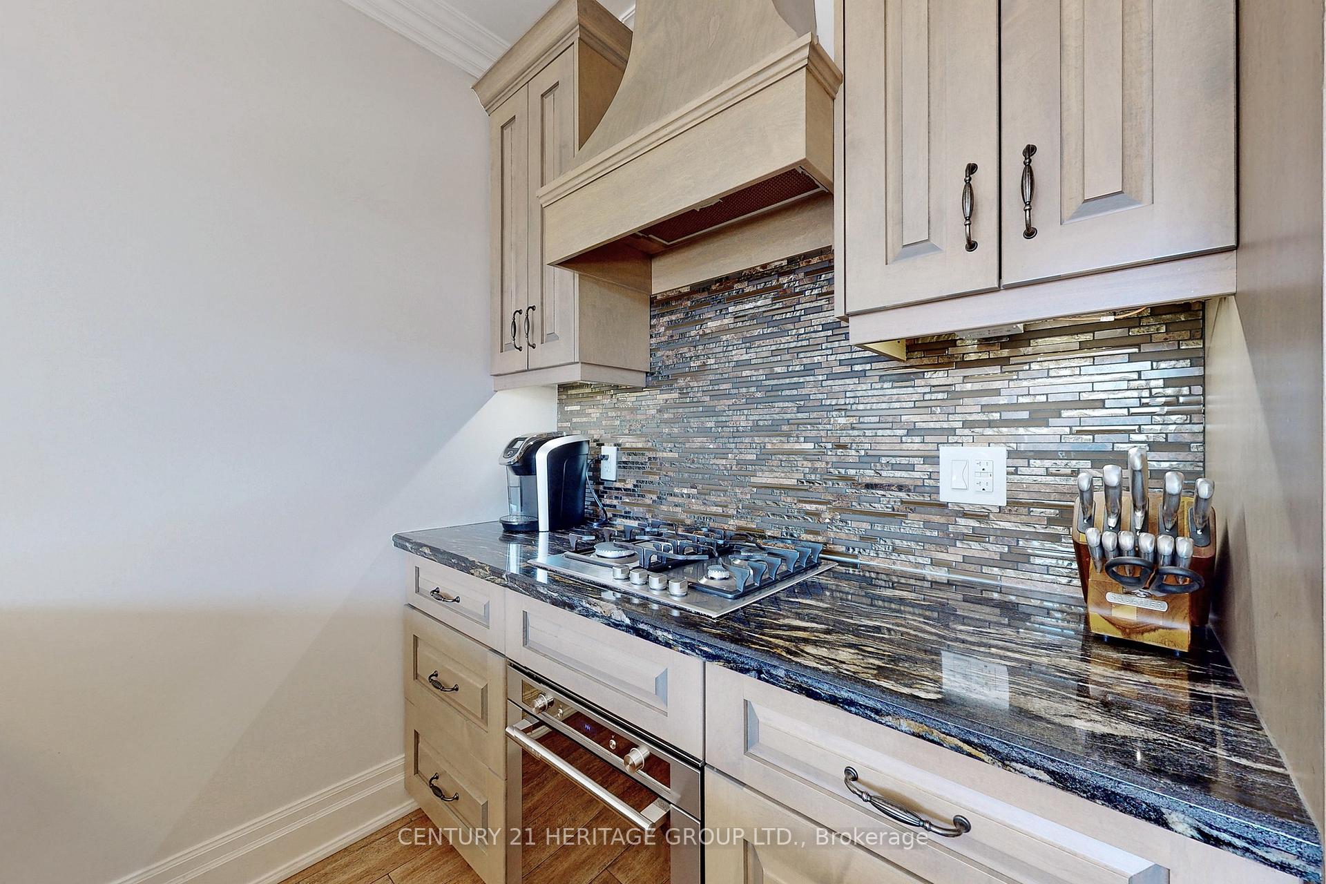 2 Bedrooms Condo at 397 King,  Hamilton For sale