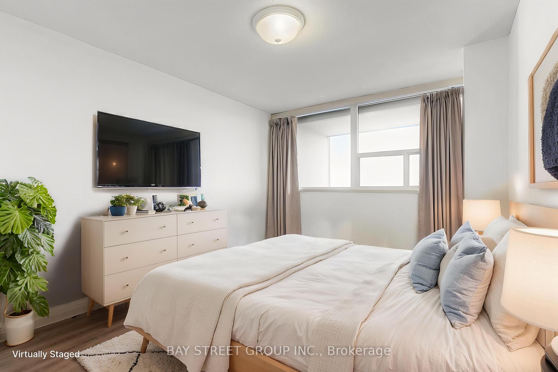 3 Bedrooms Condo at 25 Silver Springs, Toronto For sale