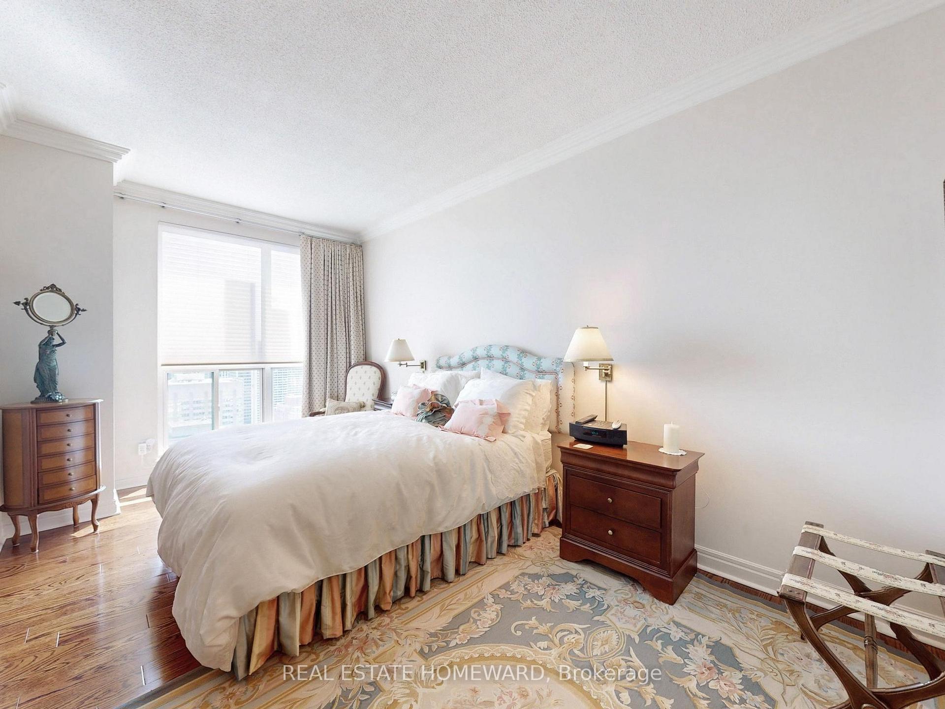 2 Bedrooms Condo at 8 Park, Toronto For sale