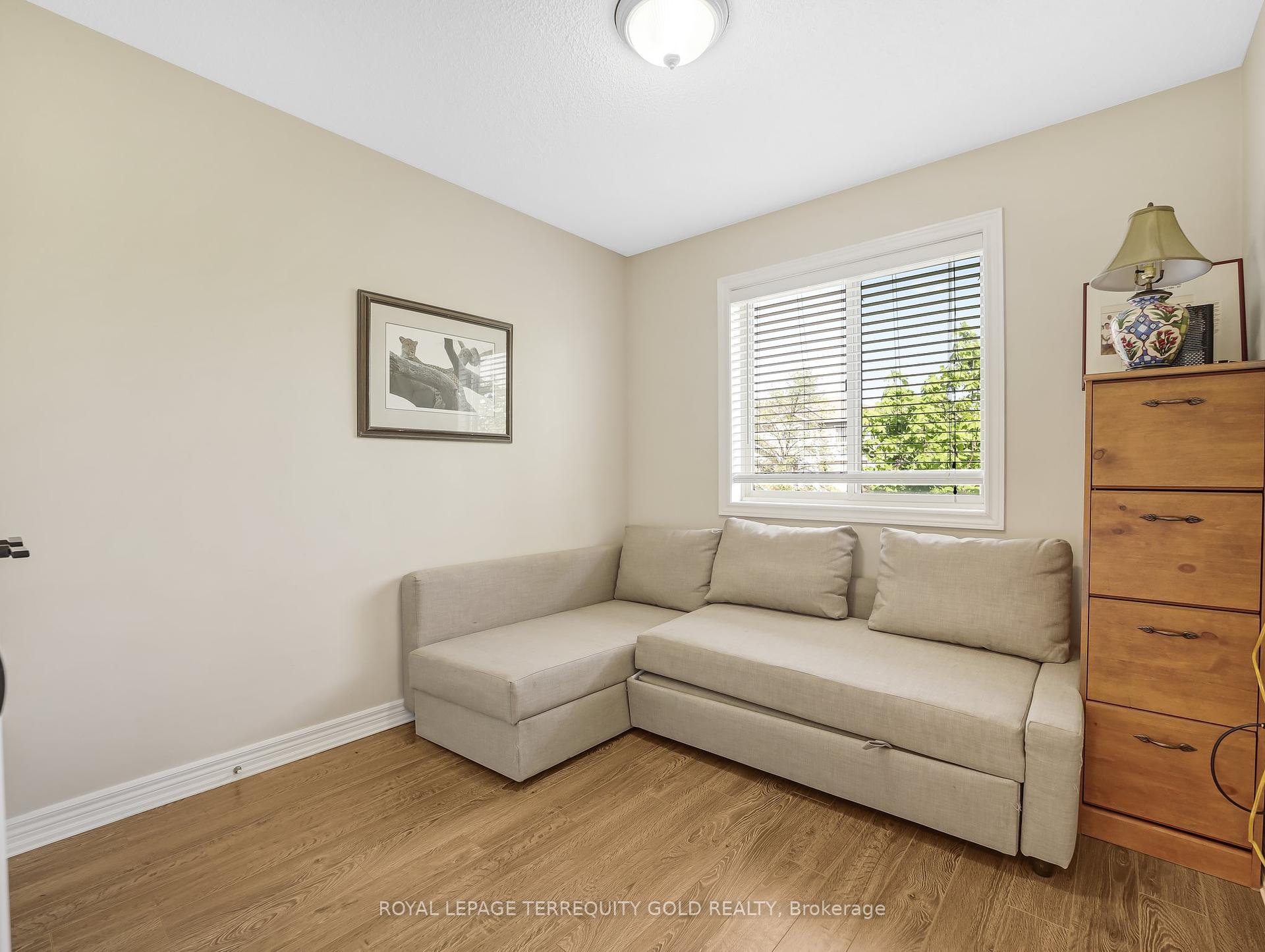 3 Bedrooms Condo at 4045 Upper Middle, Burlington For sale