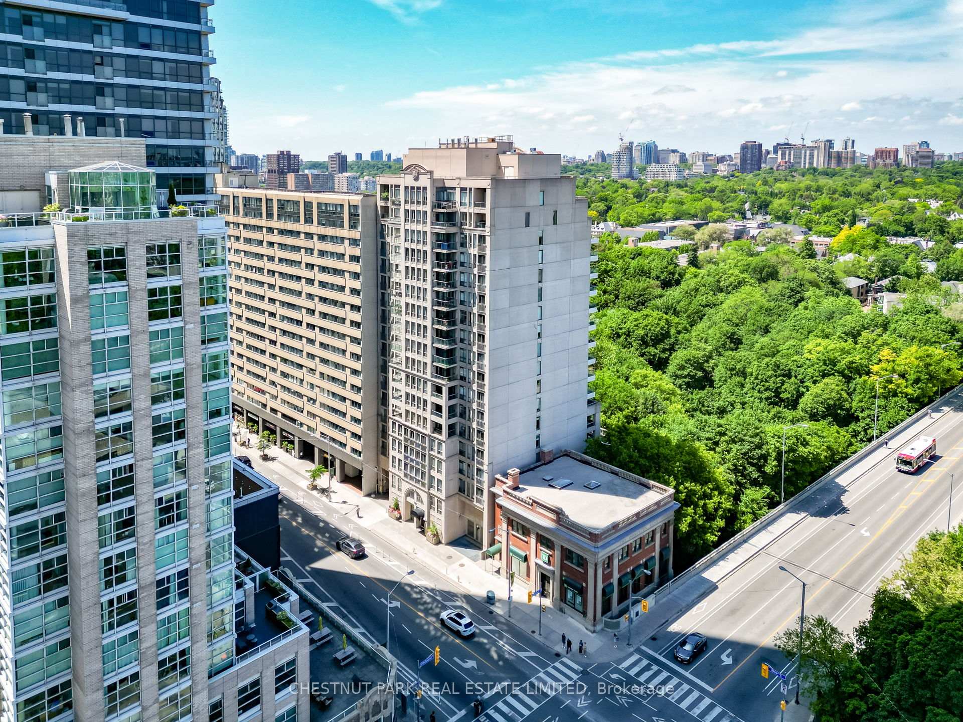 3 Bedrooms Condo at 388 Bloor, Toronto For sale