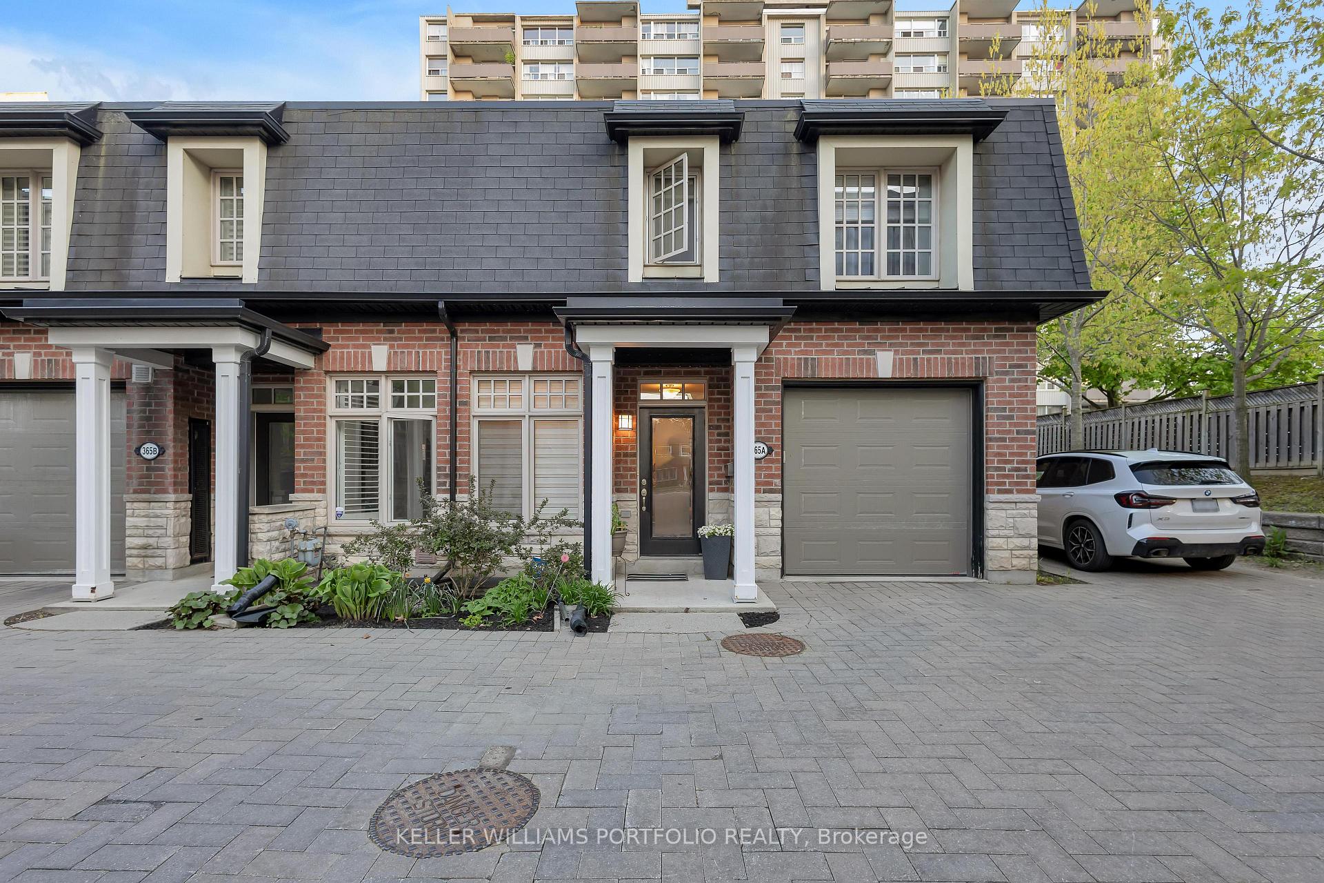 3 Bedrooms Condo at 365 Roehampton, Toronto For sale