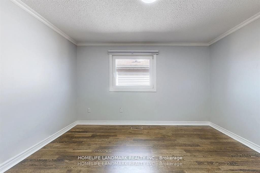 3452 Cherrington Crescent