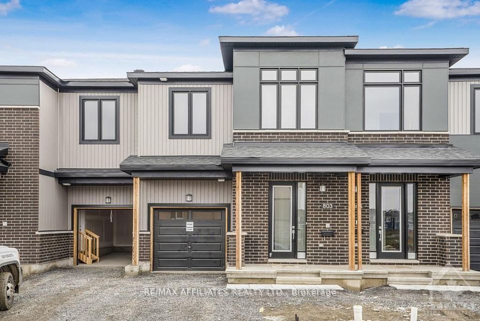 803 Voie Cerulean Way