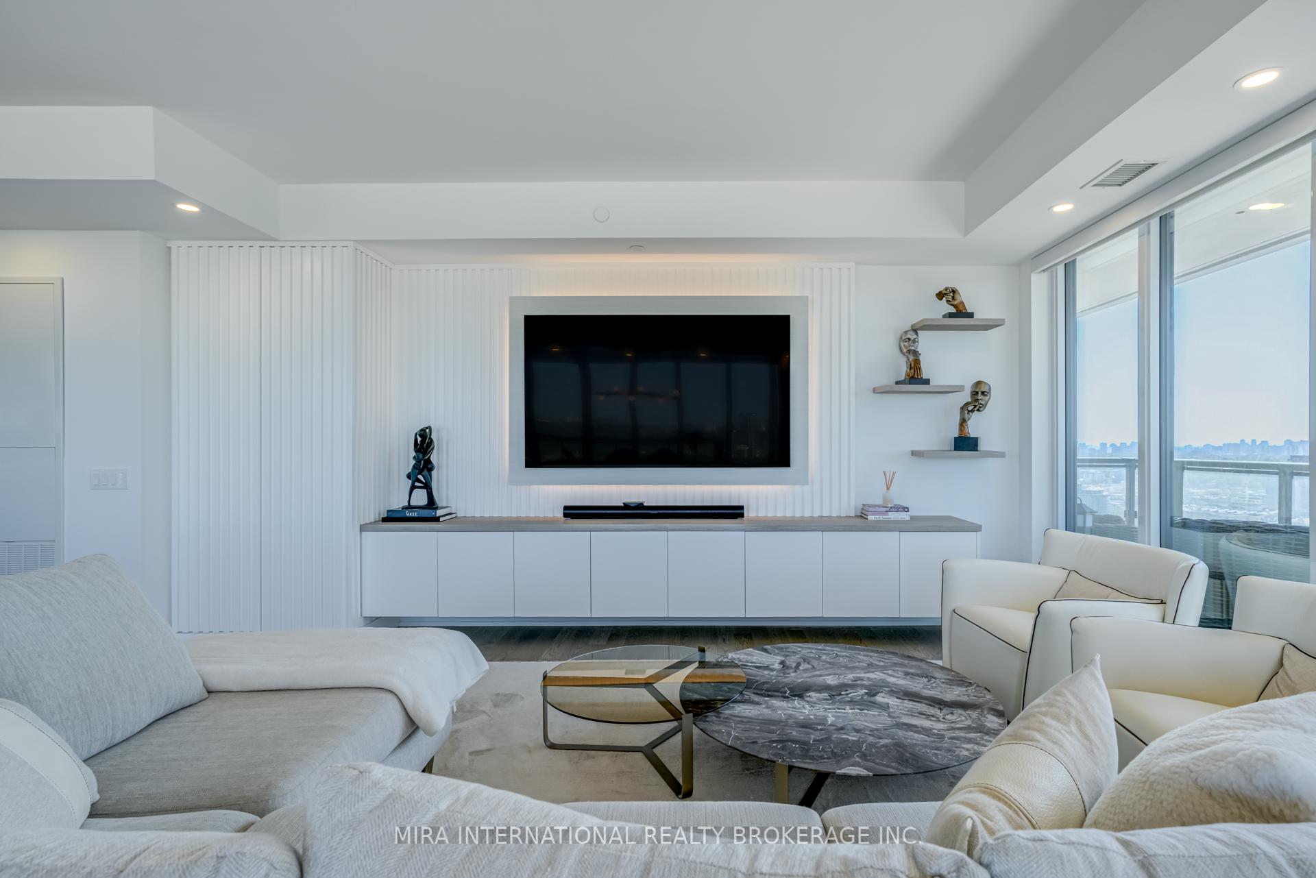 3 Bedrooms Condo at 30 Inn On The Park,  Toronto For sale
