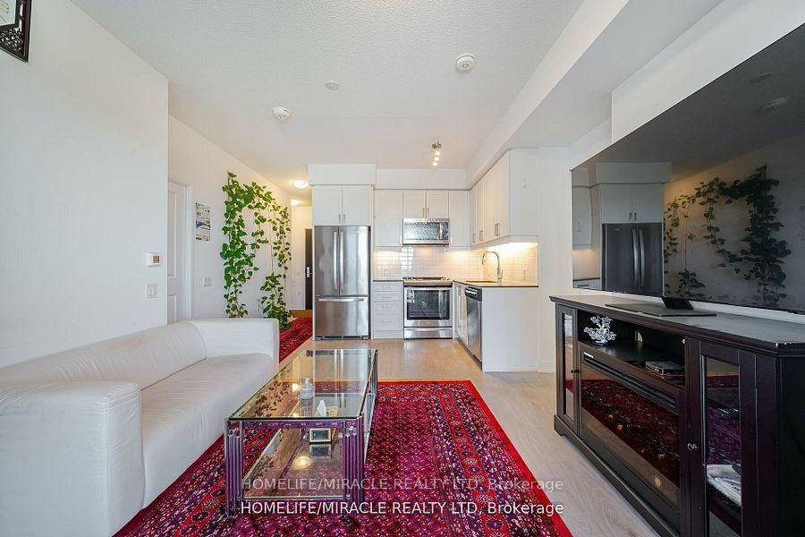 3 Bedrooms Condo at 8 Nahani, Mississauga For sale