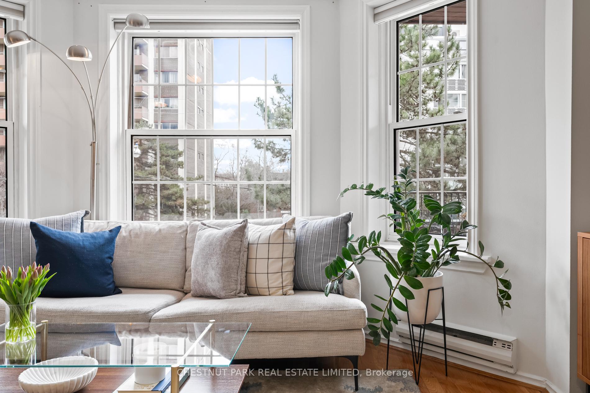 1 Bedroom Condo at 212 St. George,  Toronto For sale