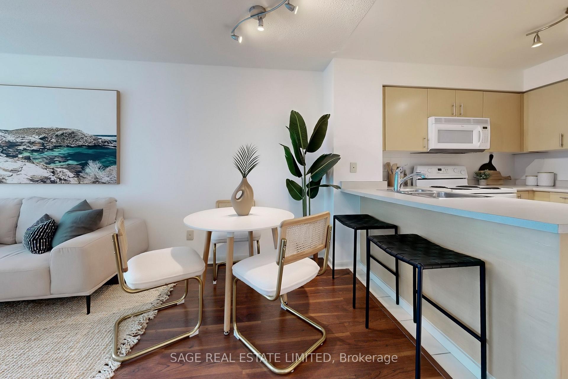 2 Bedrooms Condo at 219 Fort York, Toronto For sale