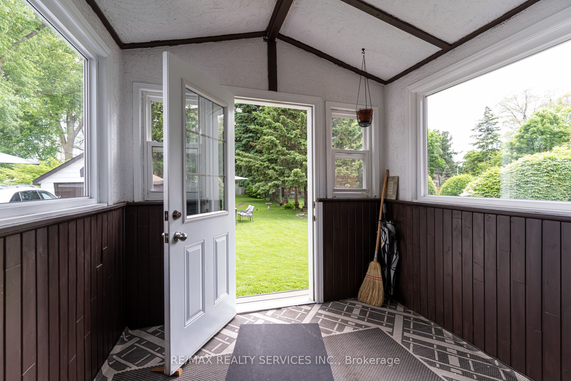 1076 Orchard Road