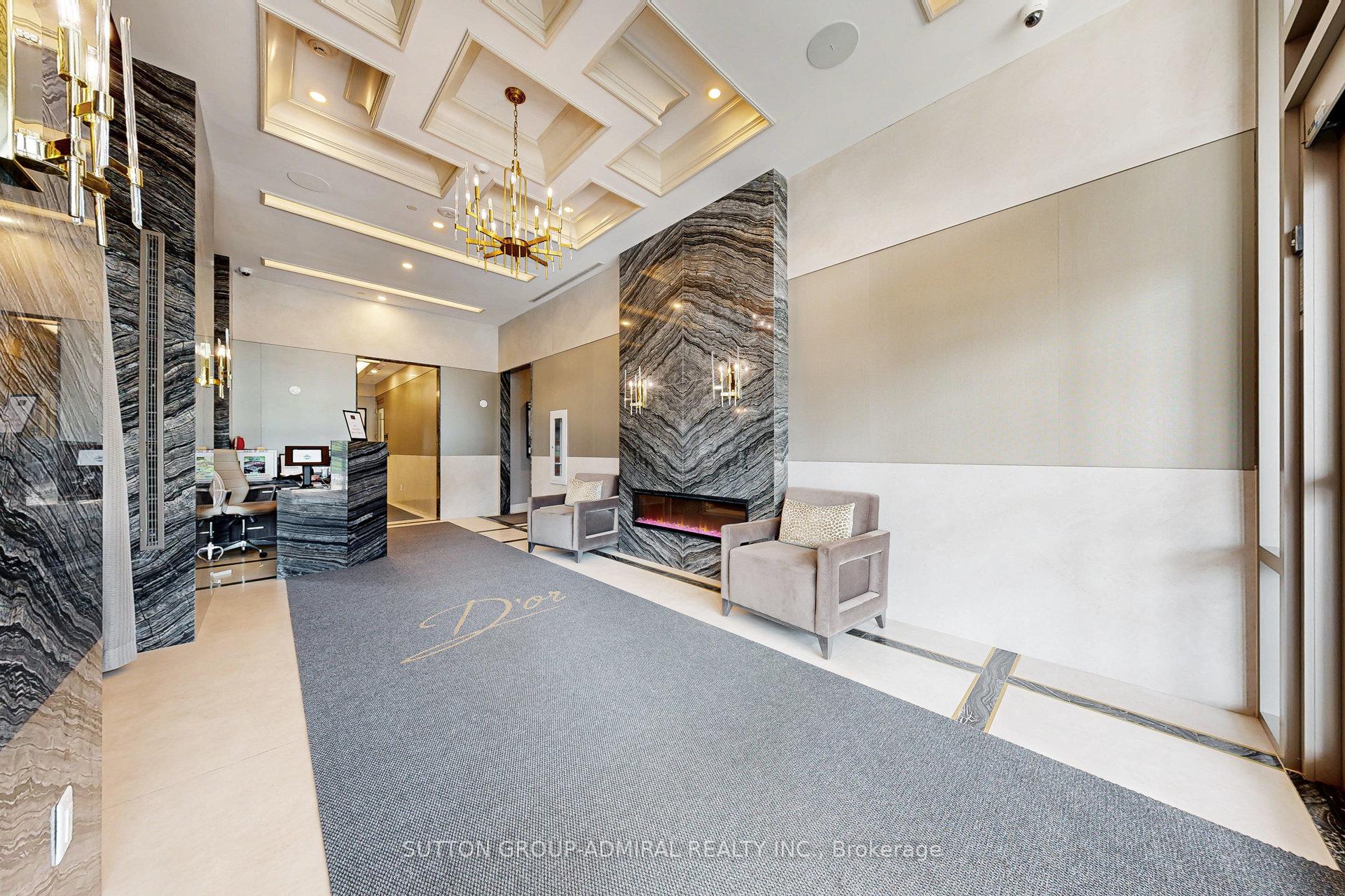 2 Bedrooms Condo at 20 Gatineau, Vaughan For sale