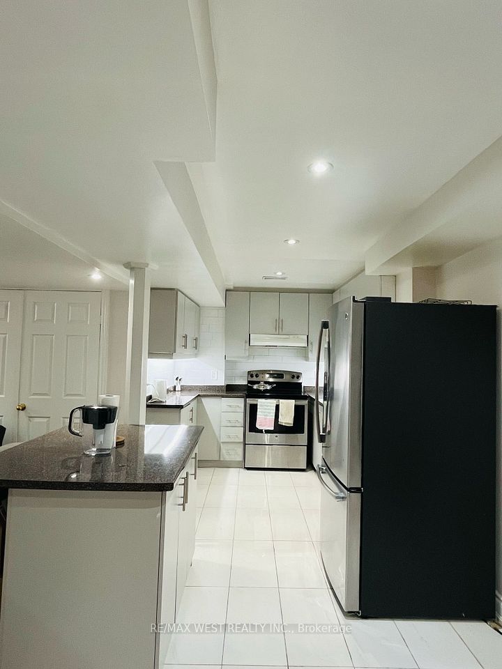 76 LEXINGTON Road, Brampton, ON L6P 2B1