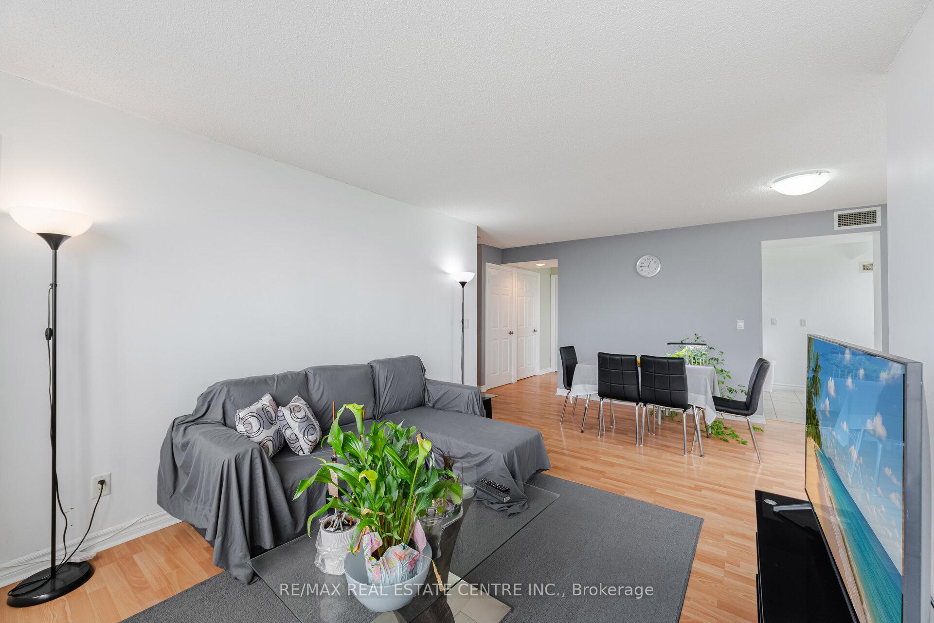 2 Bedrooms Condo at 710 Humberwood, Toronto For sale