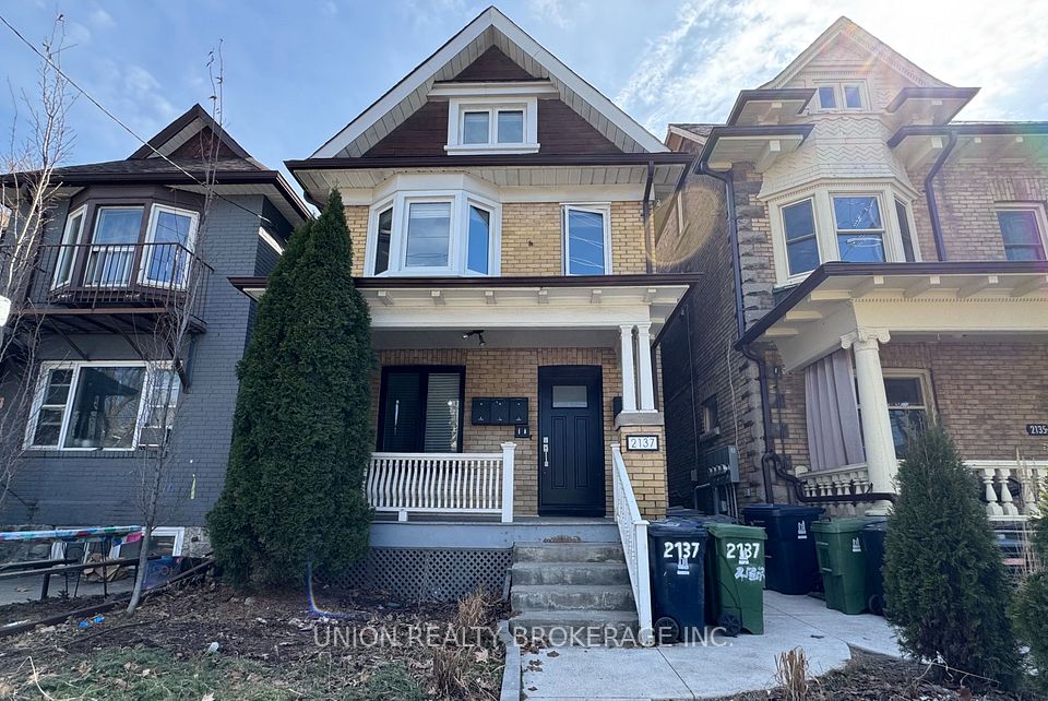 2137 Gerrard