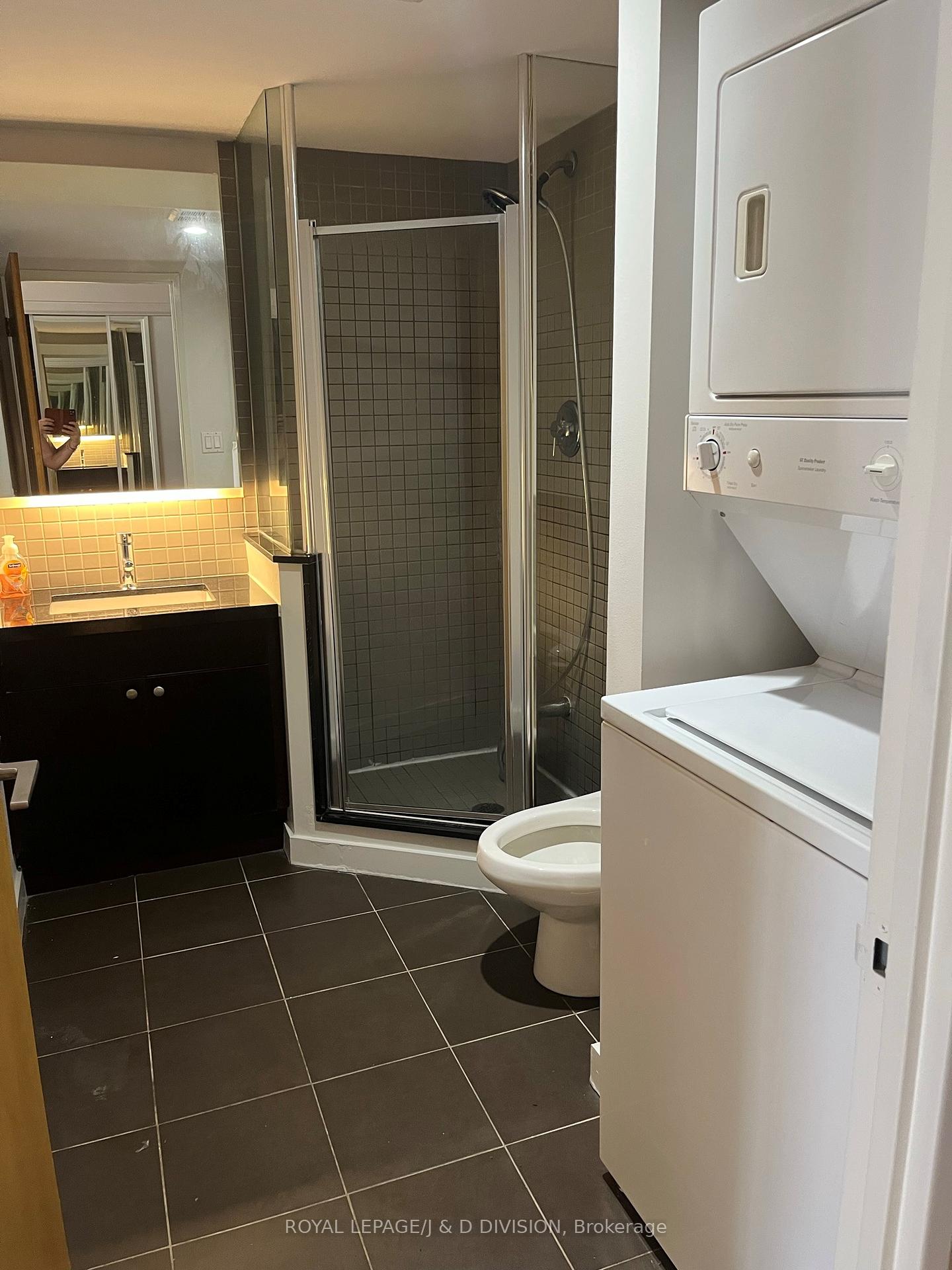 3 Bedrooms Condo at 1005 King,  Toronto For sale