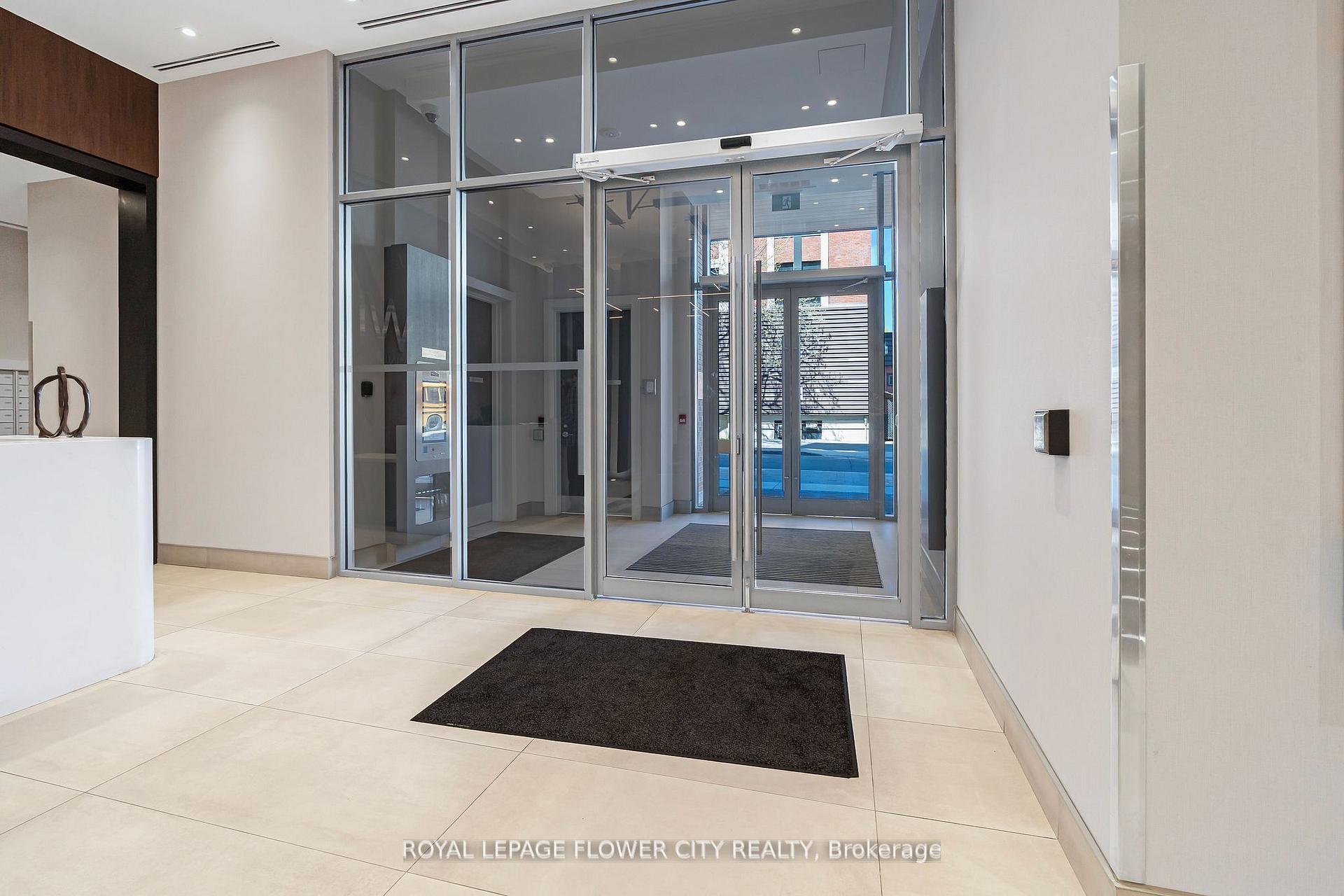 2 Bedrooms Condo at 212 King William, Hamilton For sale