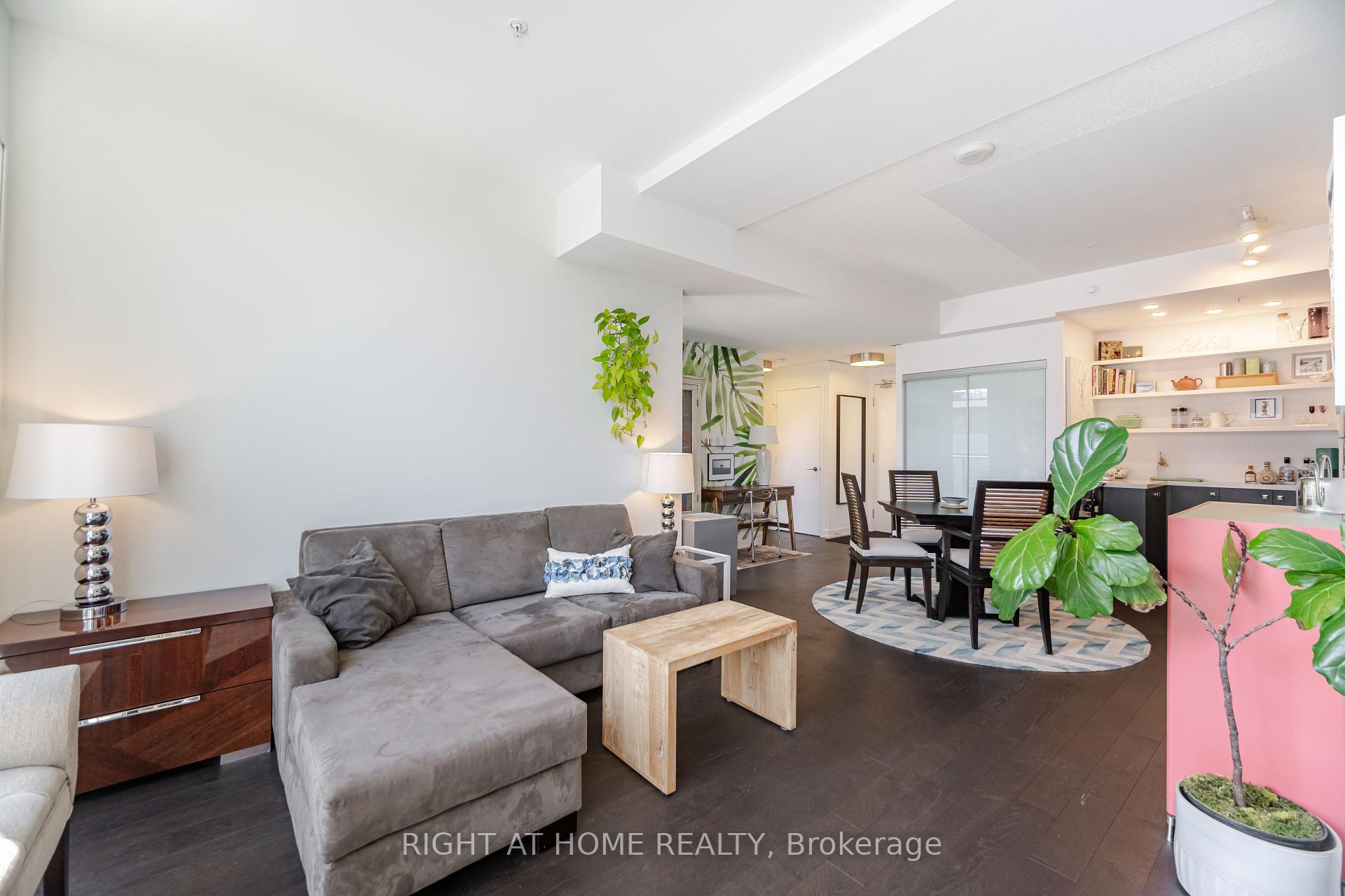 1 Bedroom Condo at 455 Front, Toronto For sale