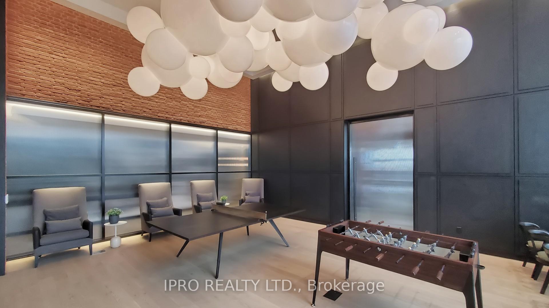 2 Bedrooms Condo at 3200 William Coltson, Oakville For sale