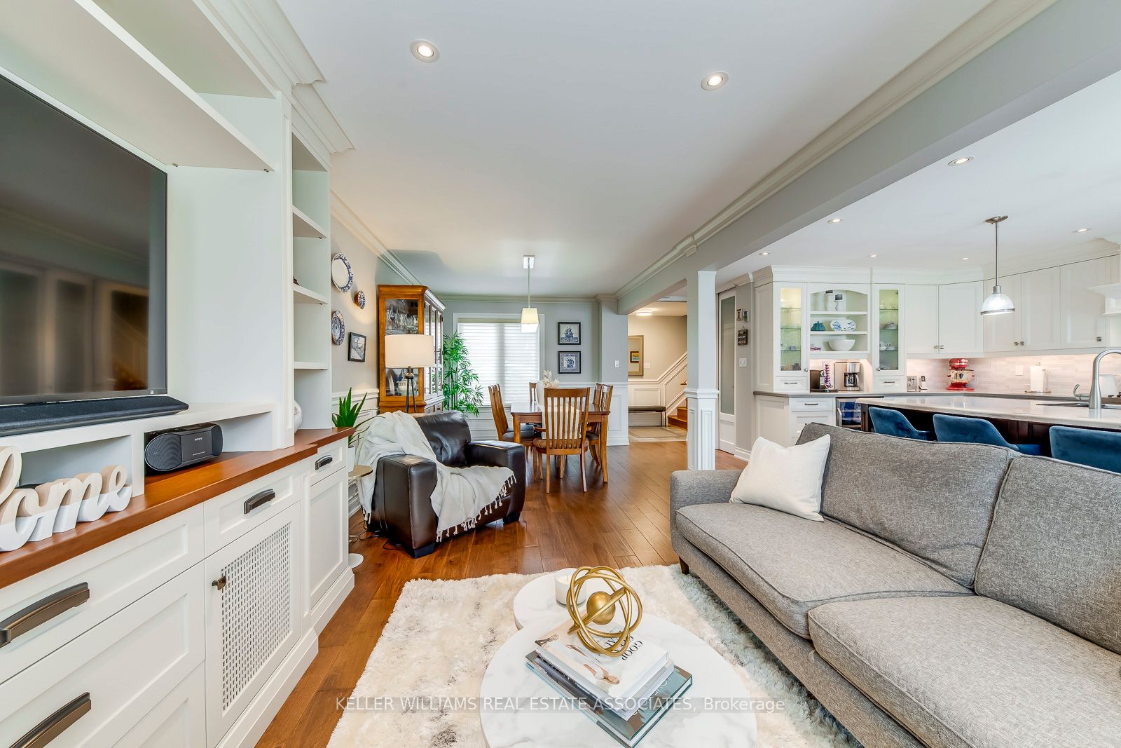 516 Ravenstone Court
