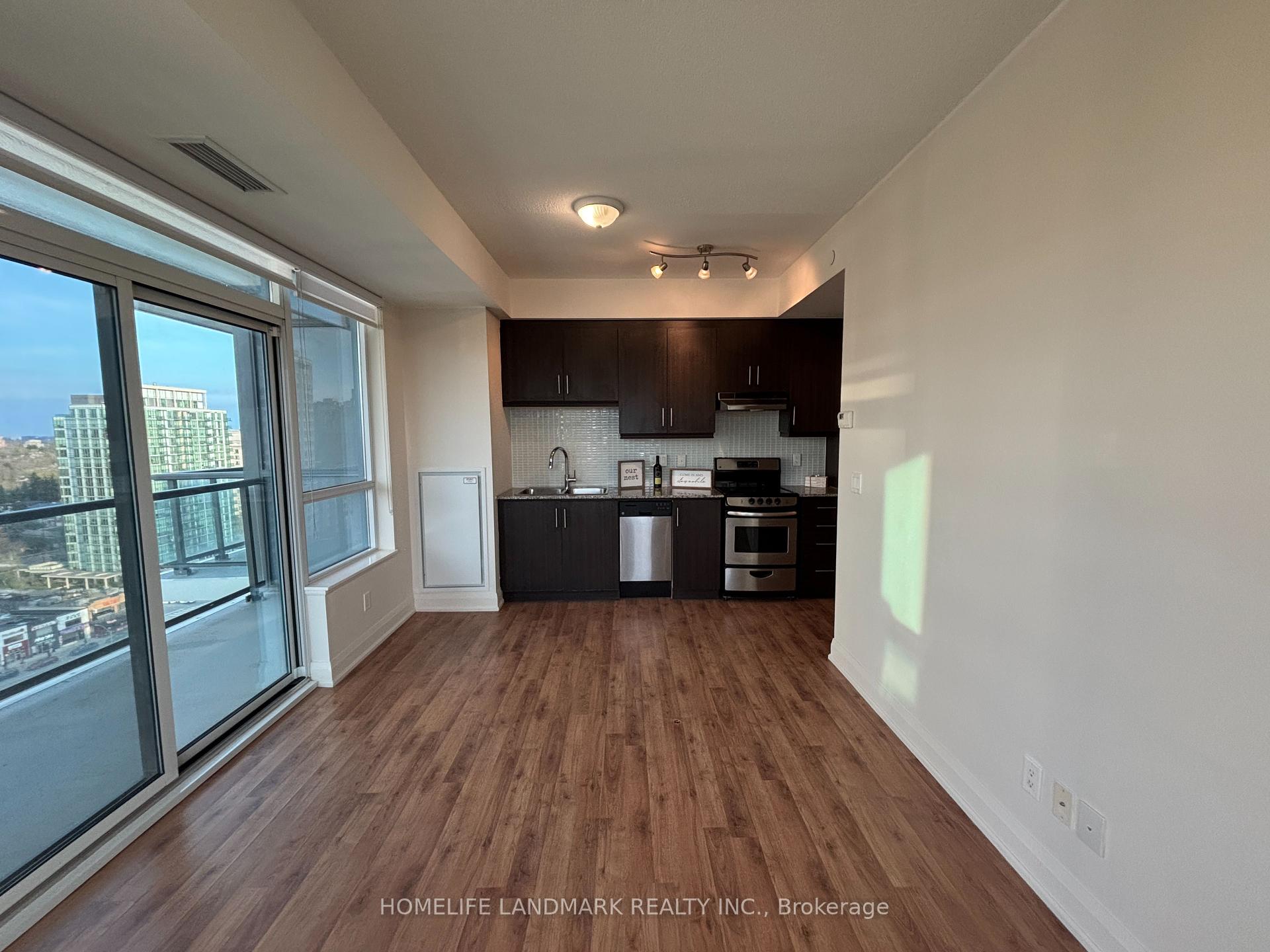 2 Bedrooms Condo at 68 Canterbury, Toronto For sale
