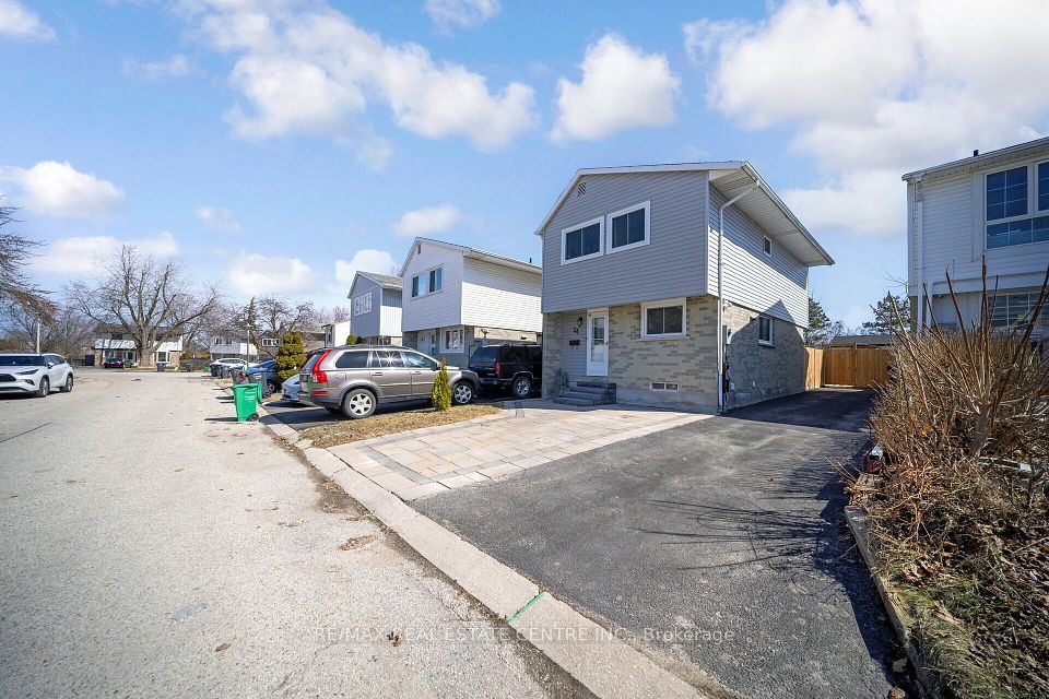 24 Jackman Drive, Brampton, ON L6S 2L7