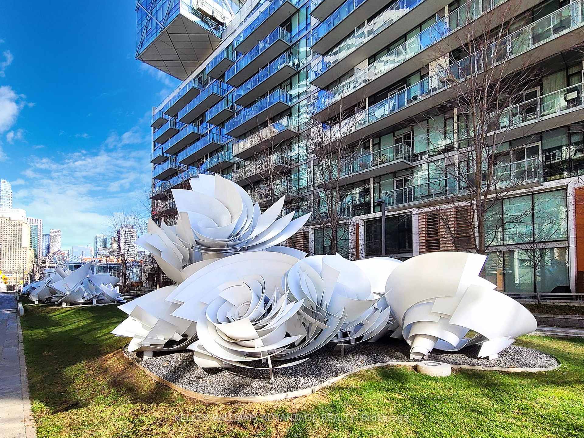 2 Bedrooms Condo at 29 Queens, Toronto For sale