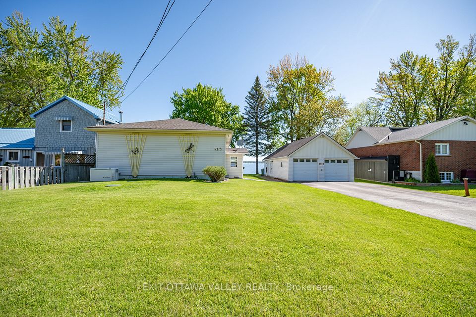 1215 Burns Drive, Laurentian Valley, ON K8A 7M9