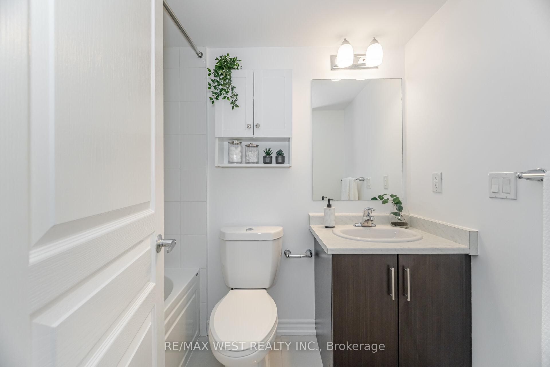 2 Bedrooms Condo at 150 Long Branch, Toronto For sale